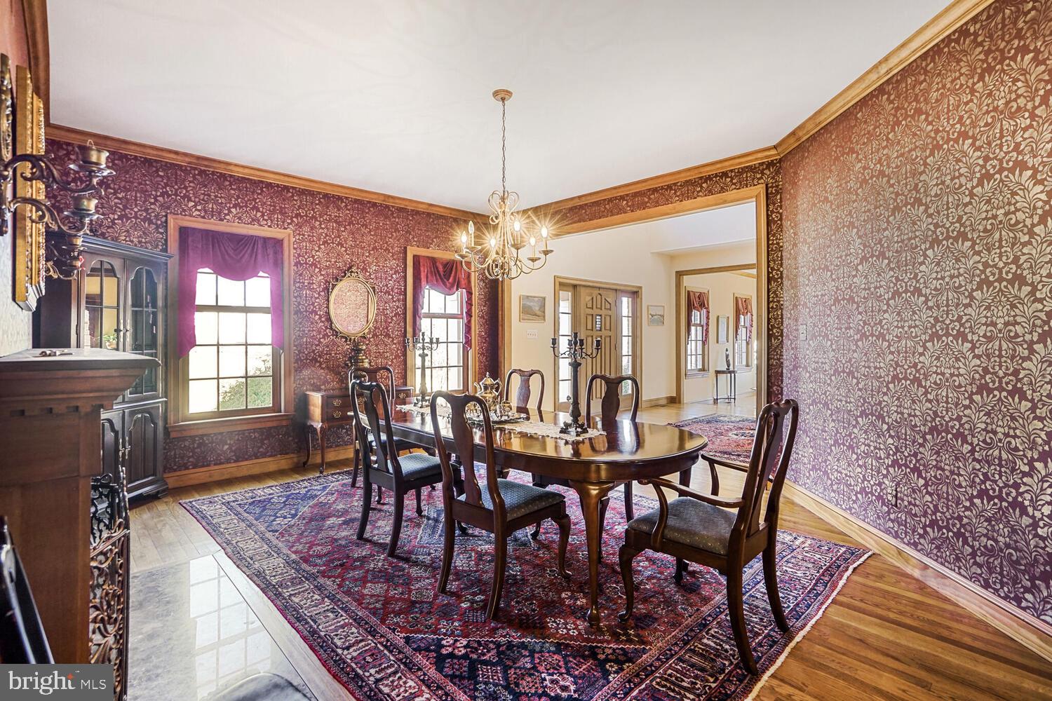 TWIN LAKES - Residential