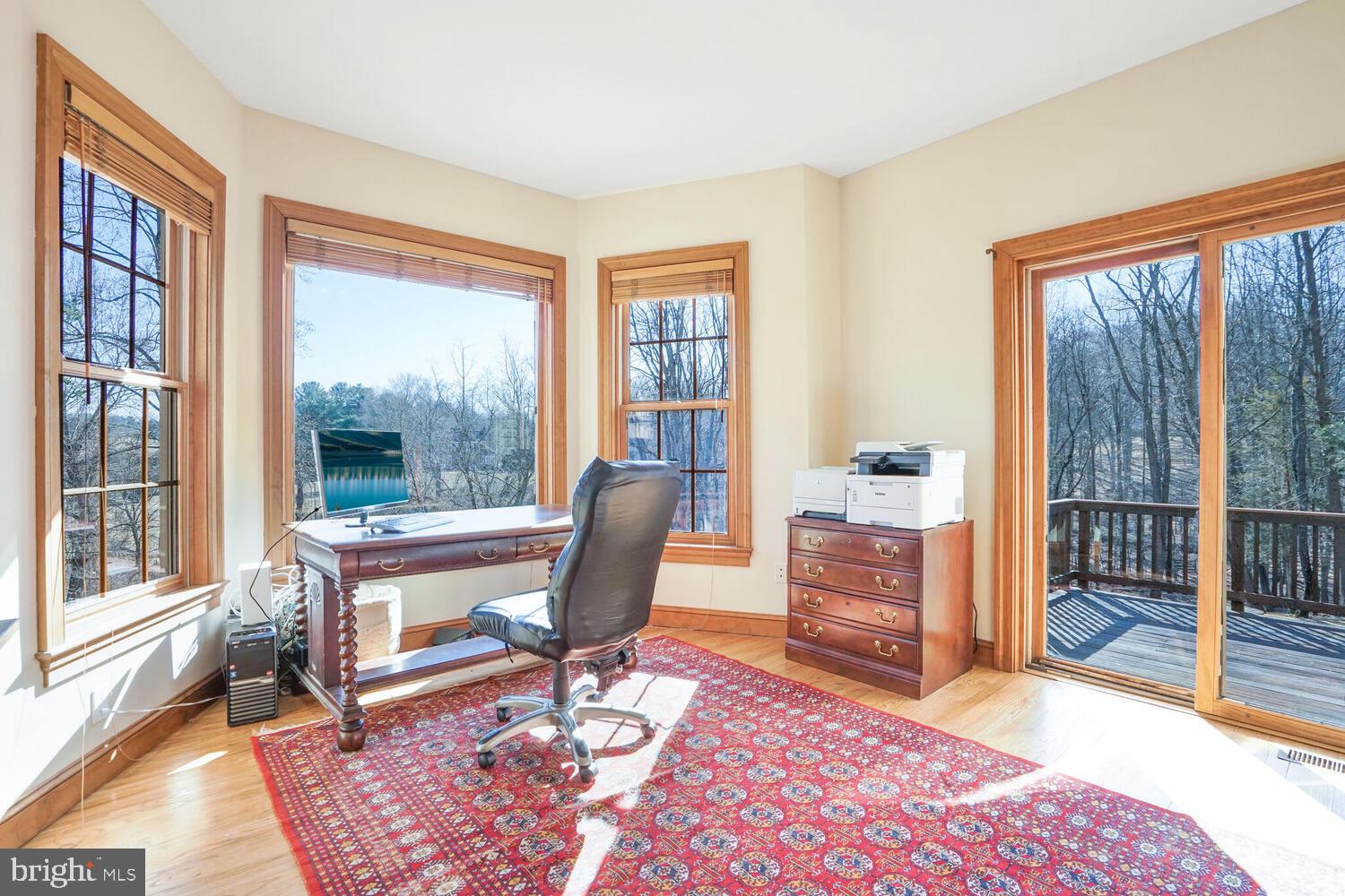 TWIN LAKES - Residential