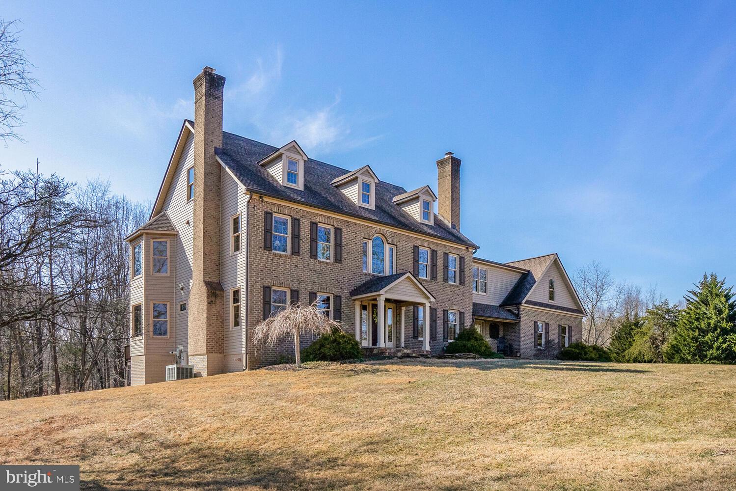 TWIN LAKES - Residential