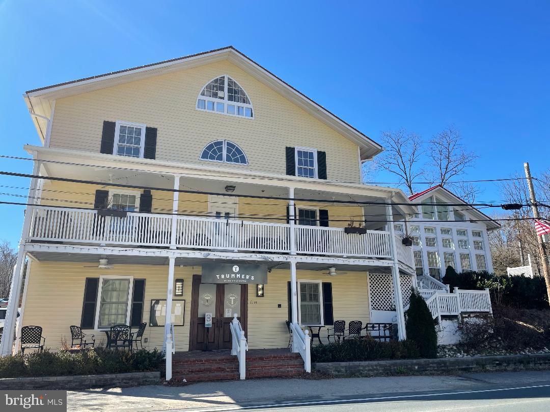 TWIN LAKES - Residential