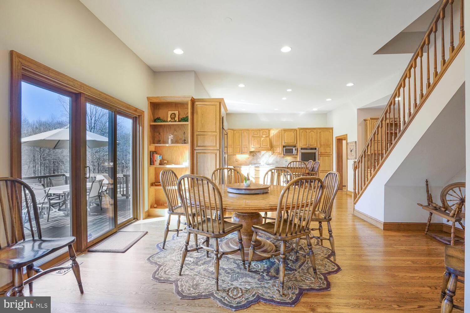 TWIN LAKES - Residential