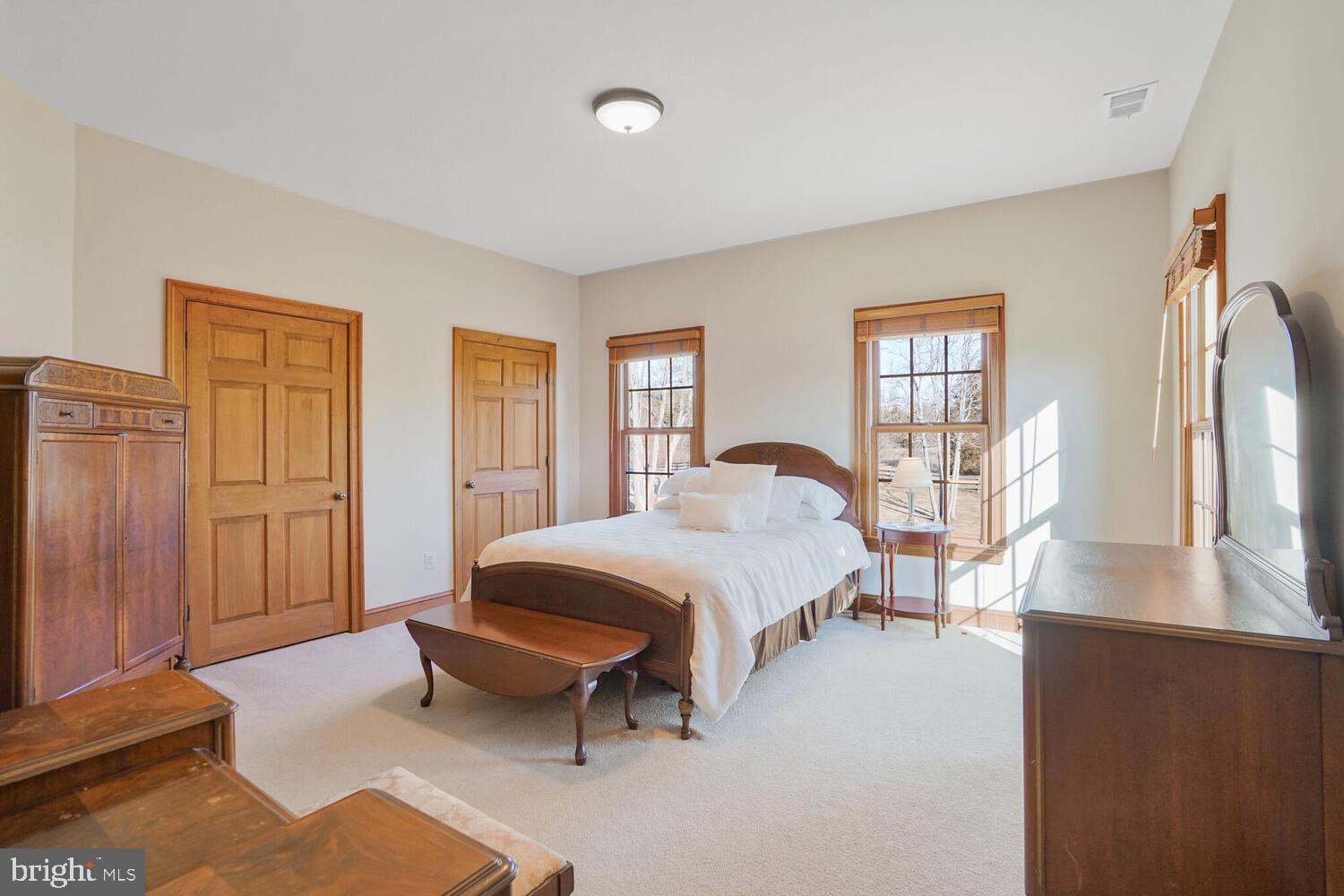 TWIN LAKES - Residential