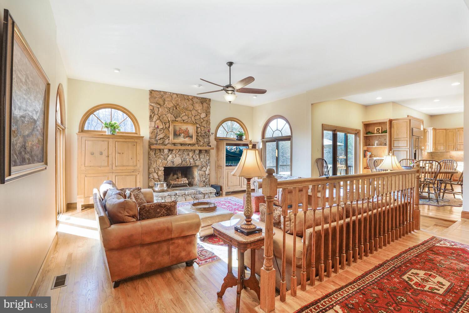 TWIN LAKES - Residential