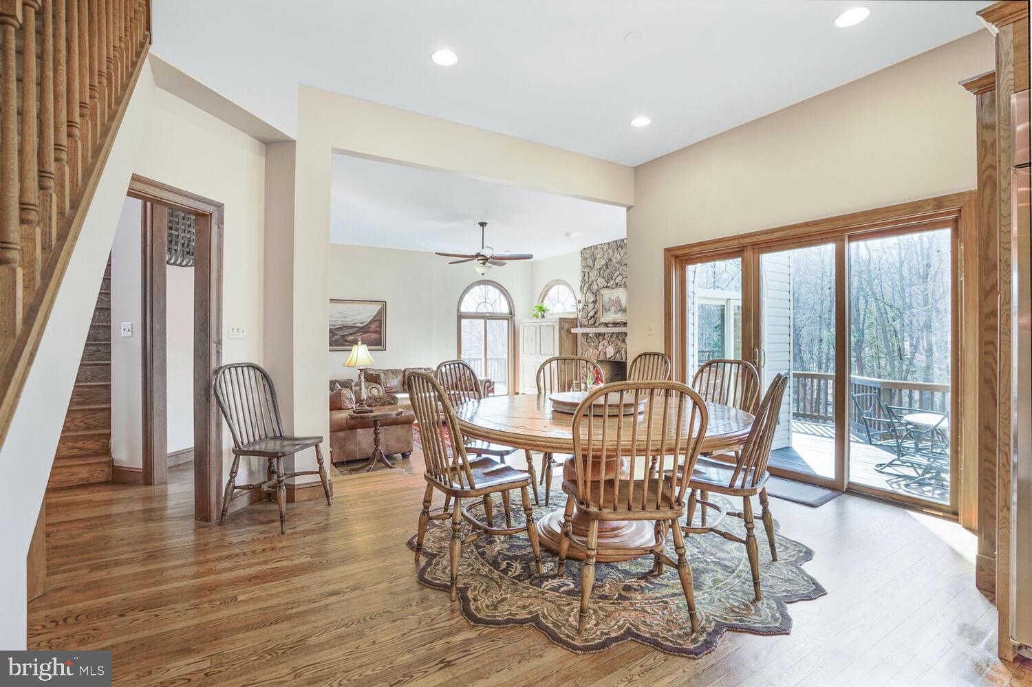 TWIN LAKES - Residential