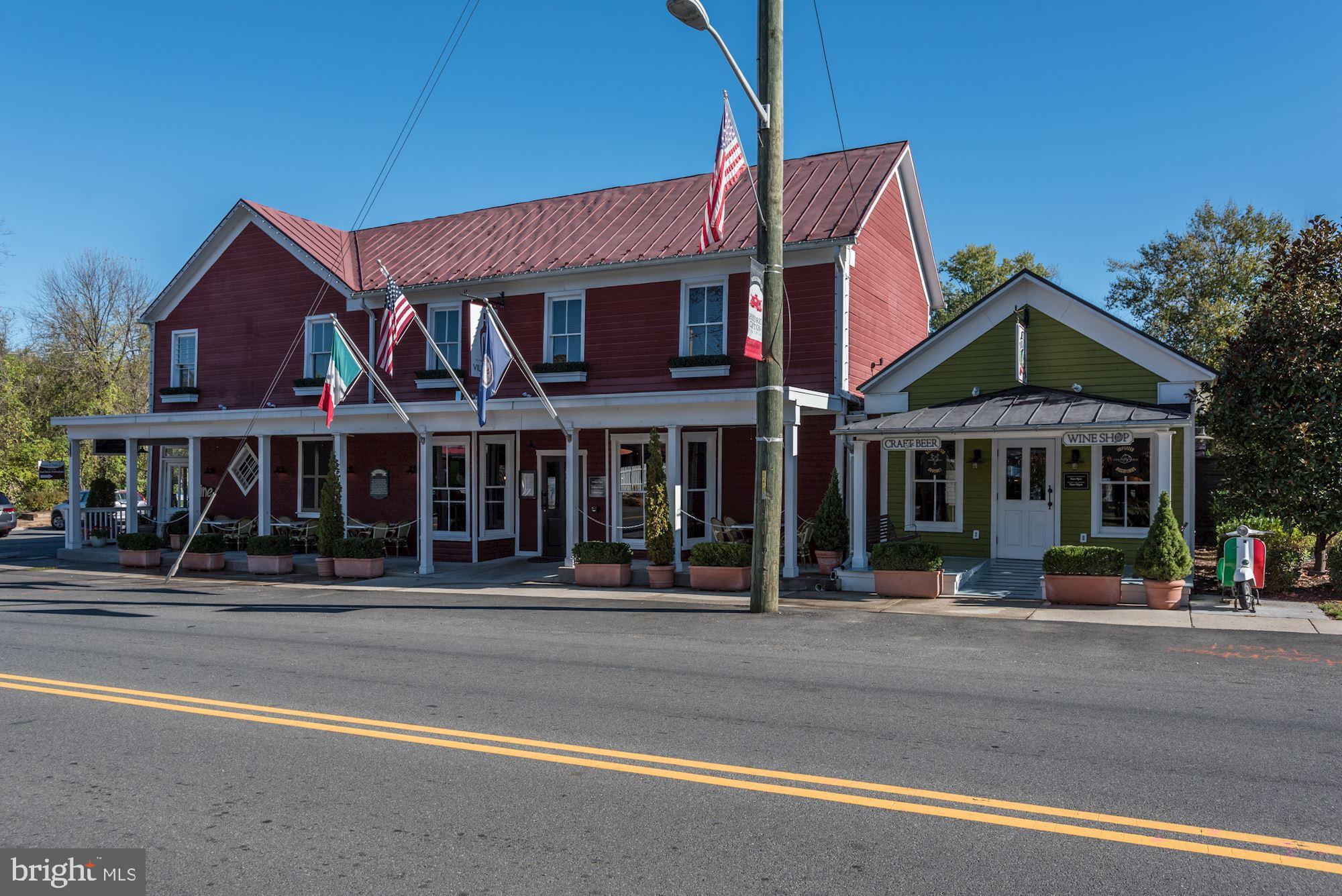 TWIN LAKES - Residential