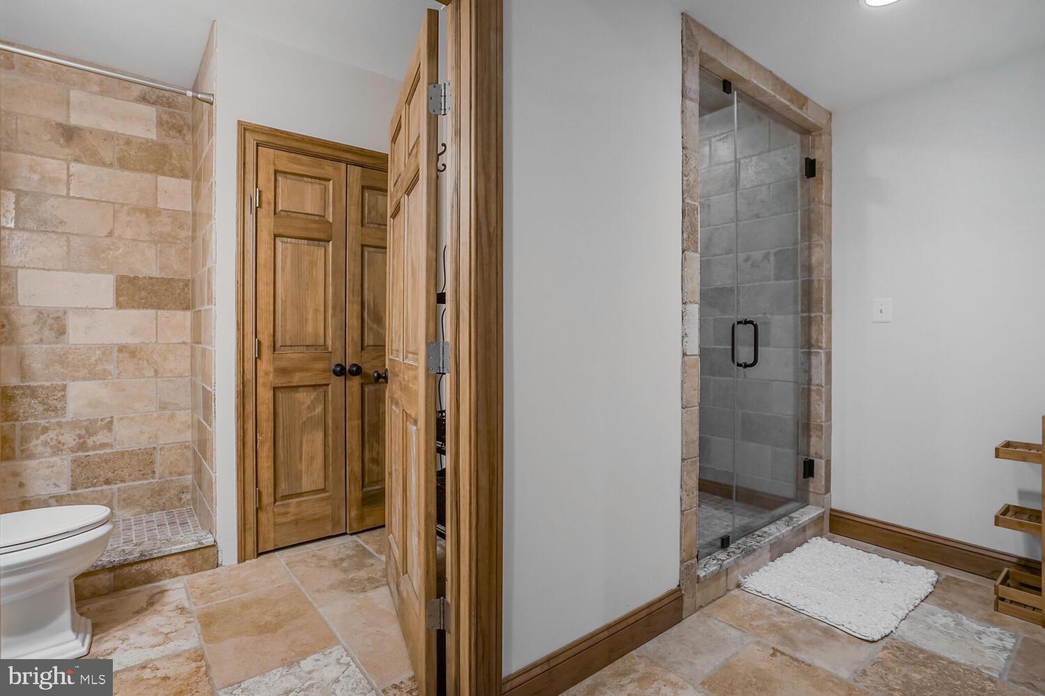 TWIN LAKES - Residential