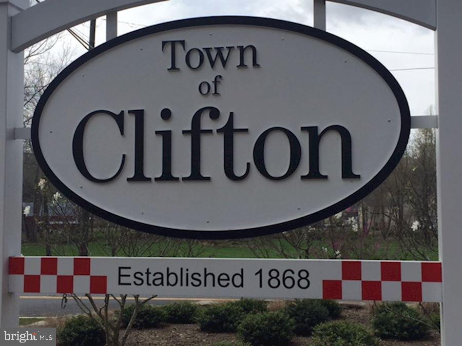 TWIN LAKES - Residential