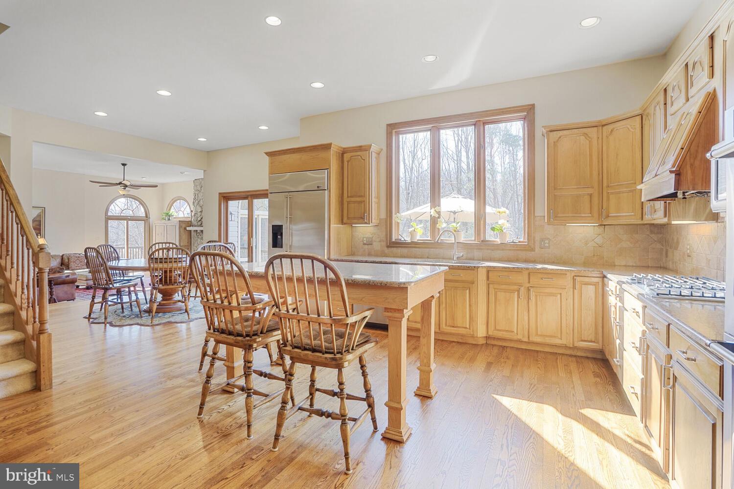 TWIN LAKES - Residential