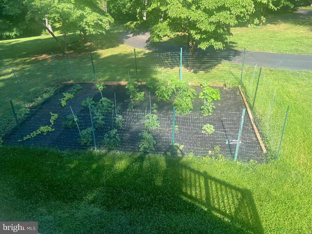 TWIN LAKES - Residential