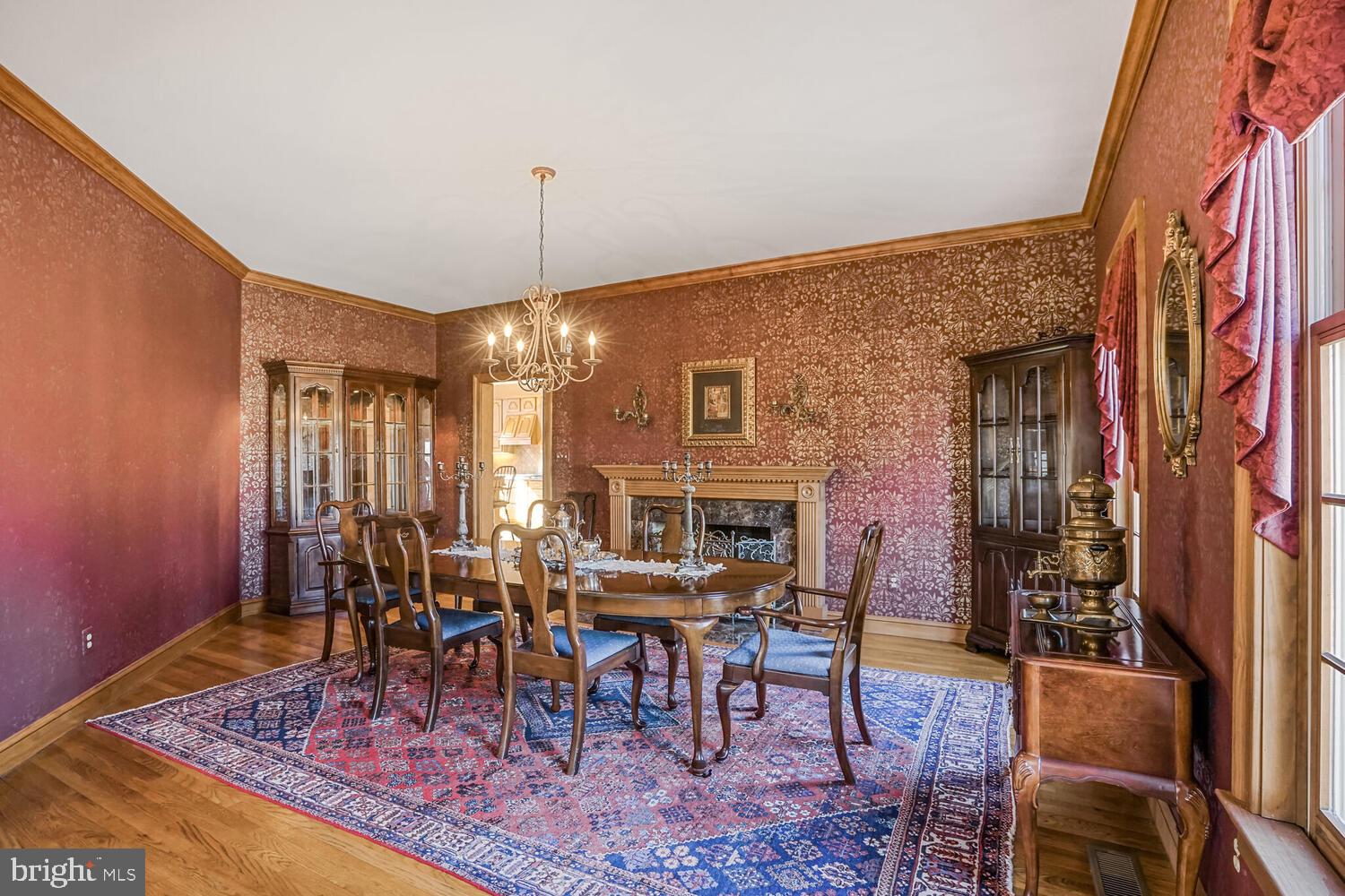 TWIN LAKES - Residential