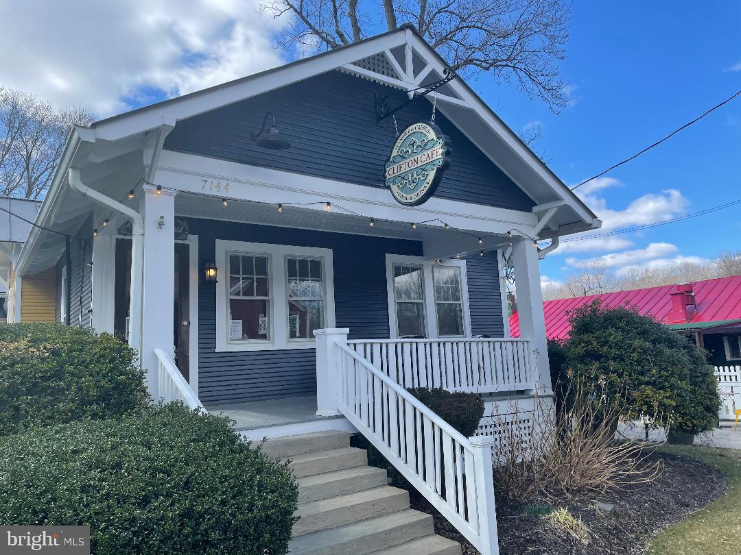 TWIN LAKES - Residential