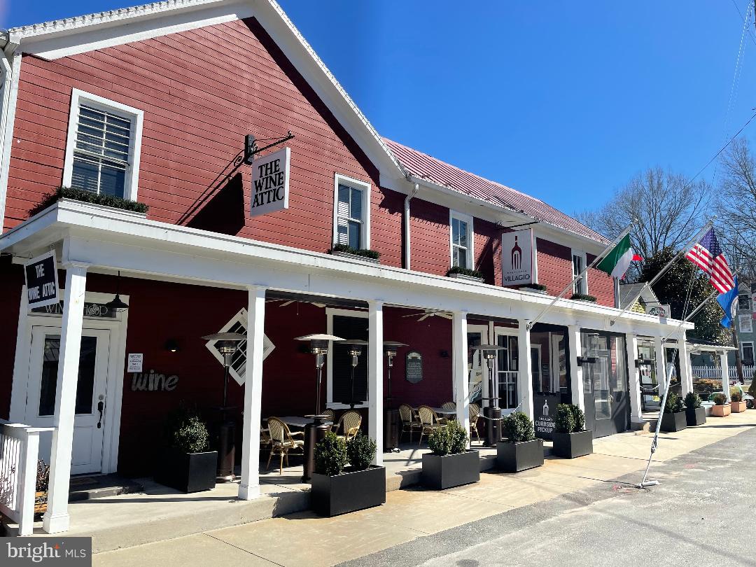 TWIN LAKES - Residential