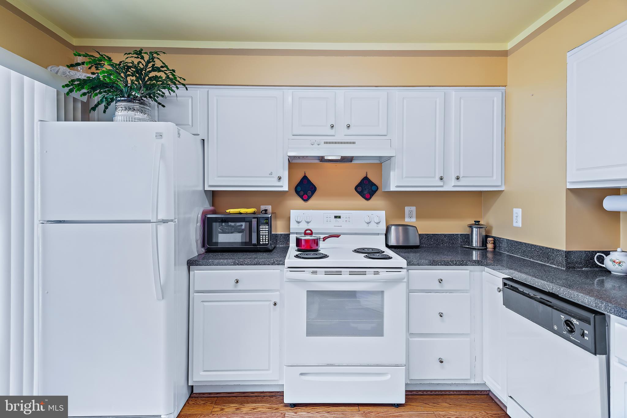 WELLINGTON TRACE - Residential