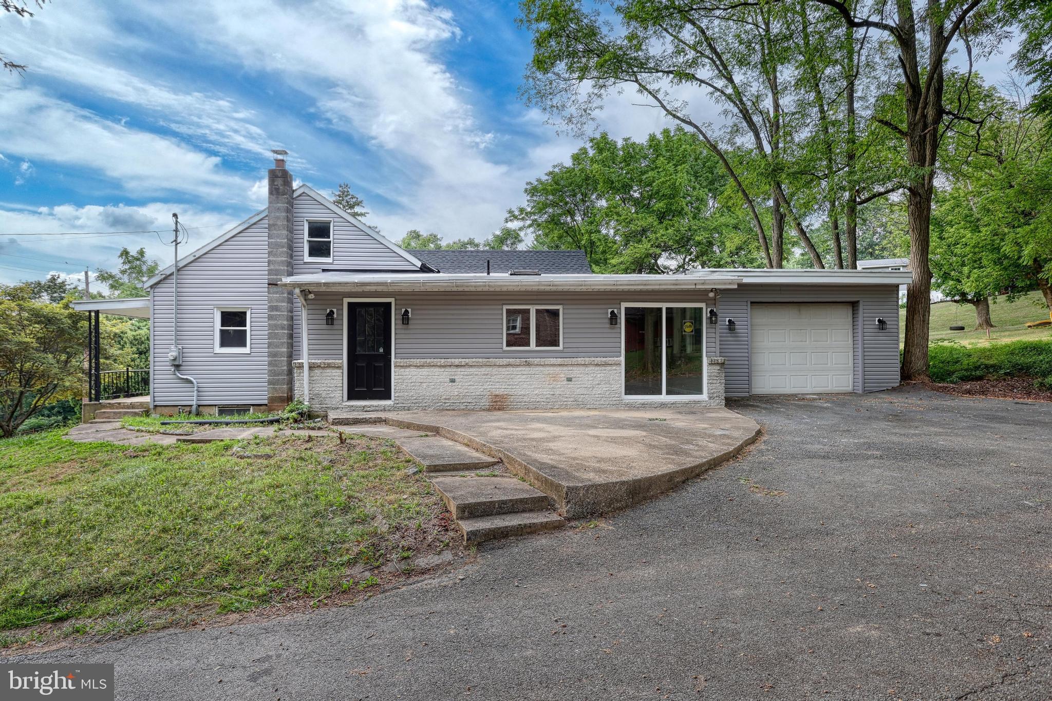 YORK TWP - Residential