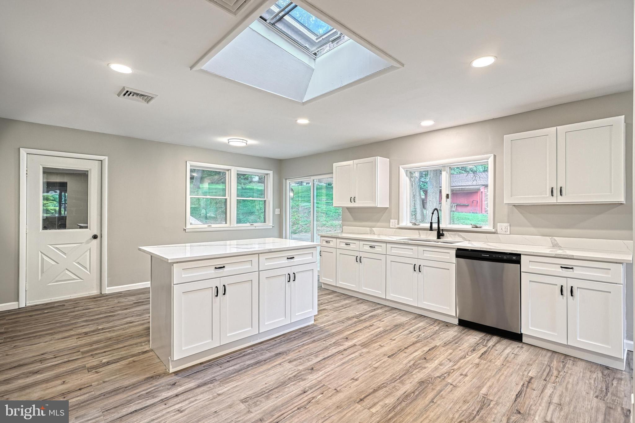 YORK TWP - Residential