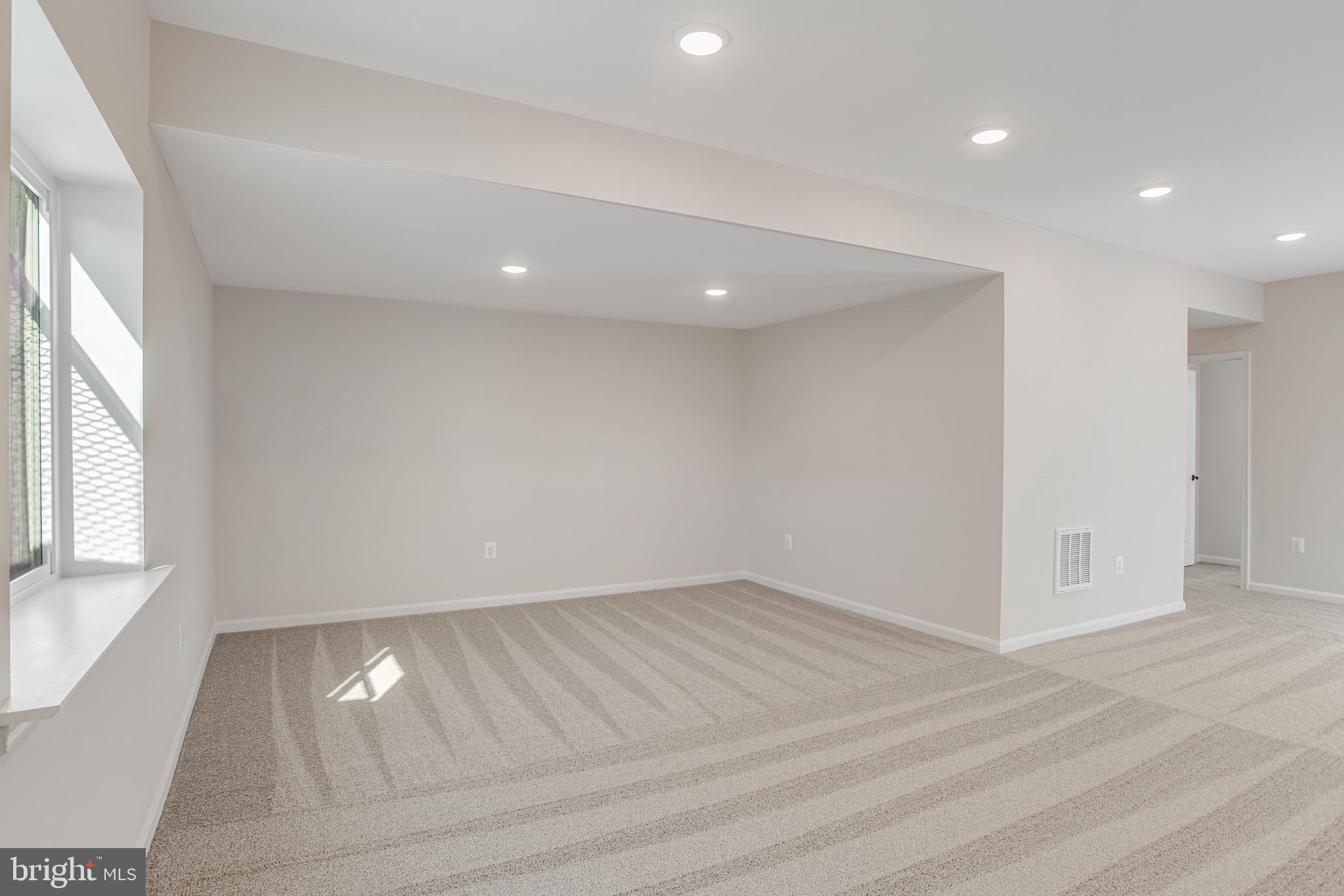 WILDERNESS SHORES - Residential