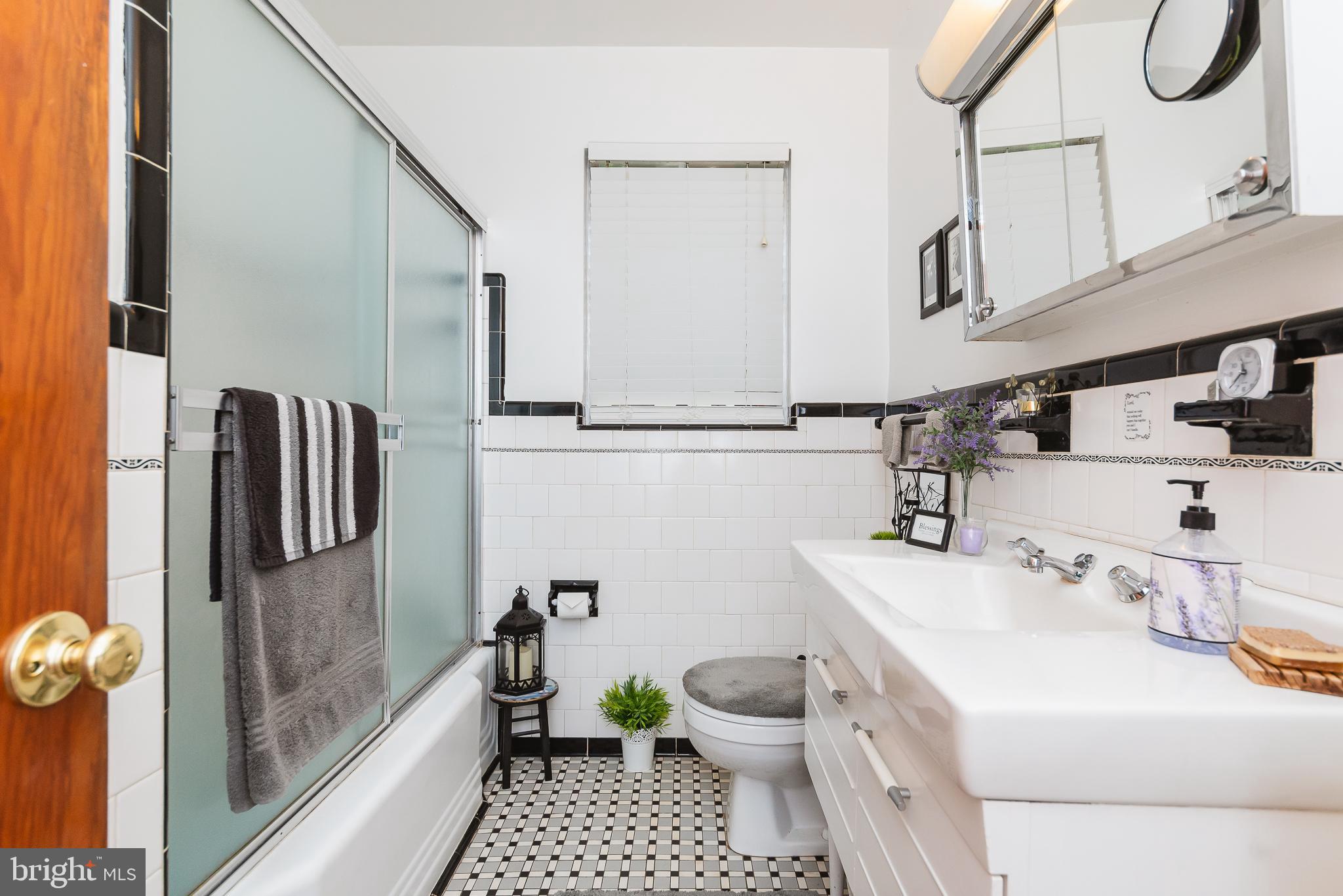 CALIFORNIA GROVE - Residential