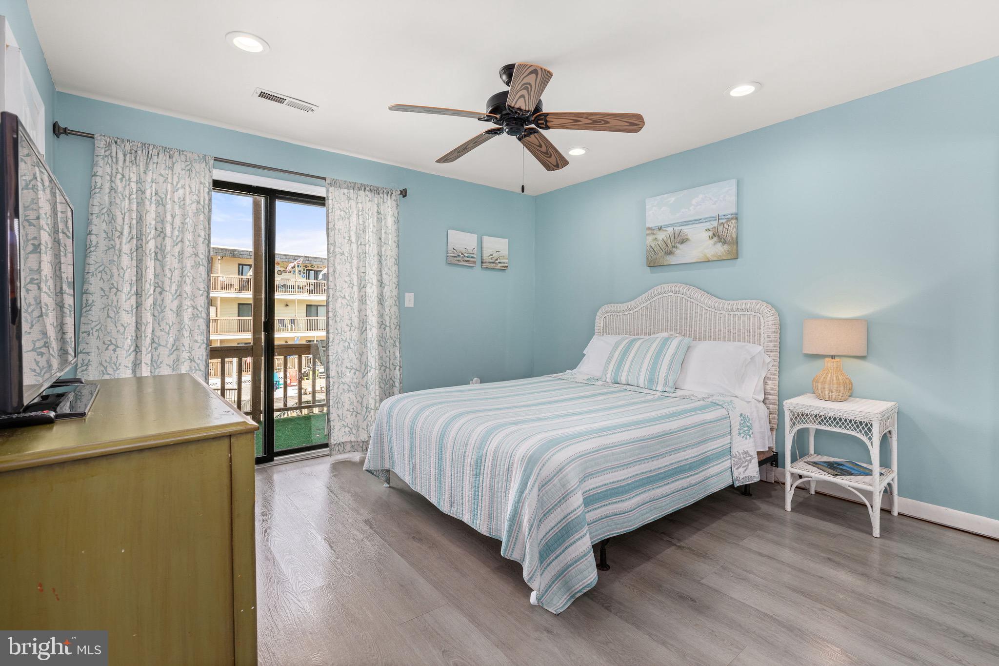 CAINE HARBOR MILE - Residential