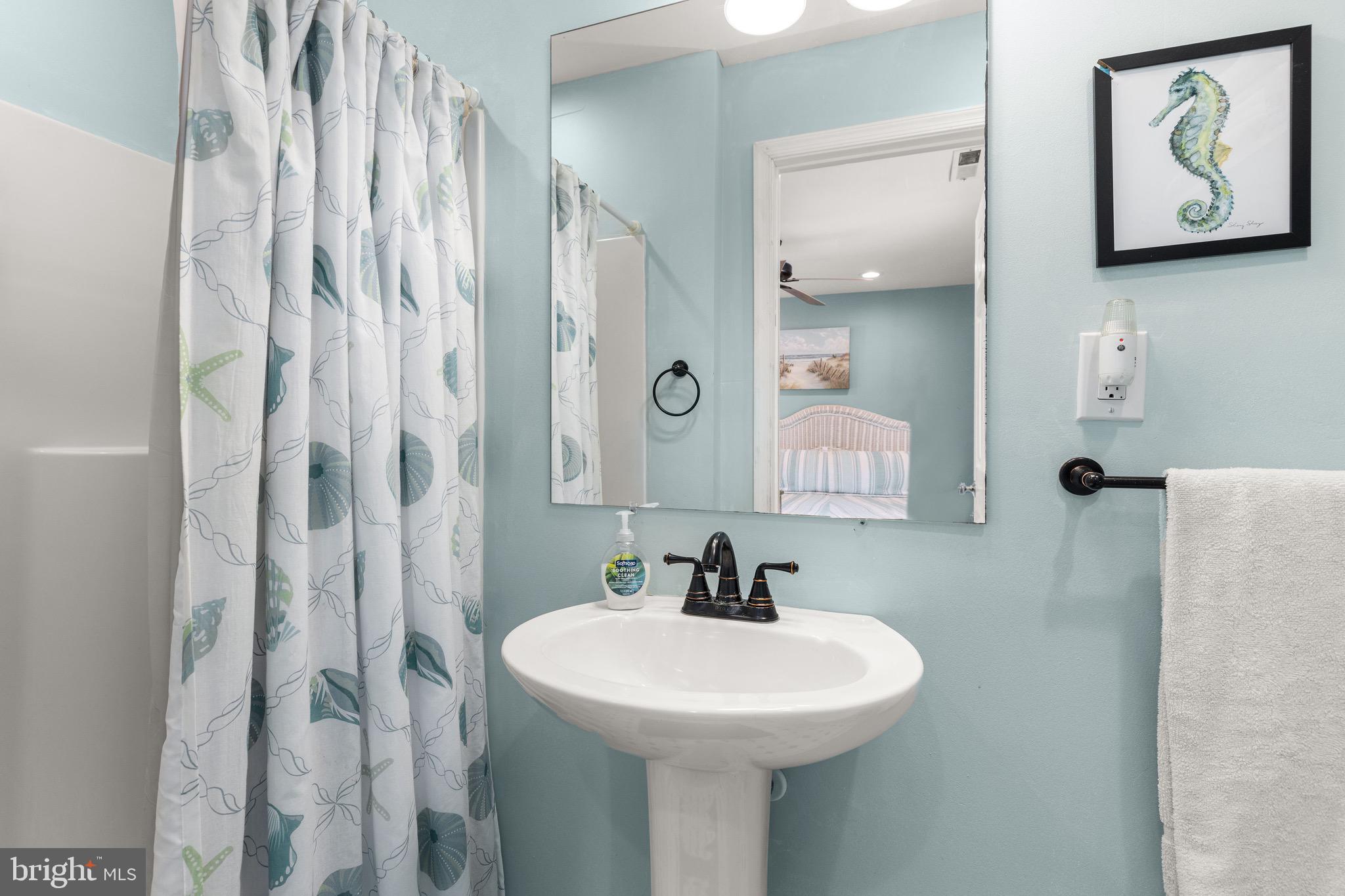 CAINE HARBOR MILE - Residential