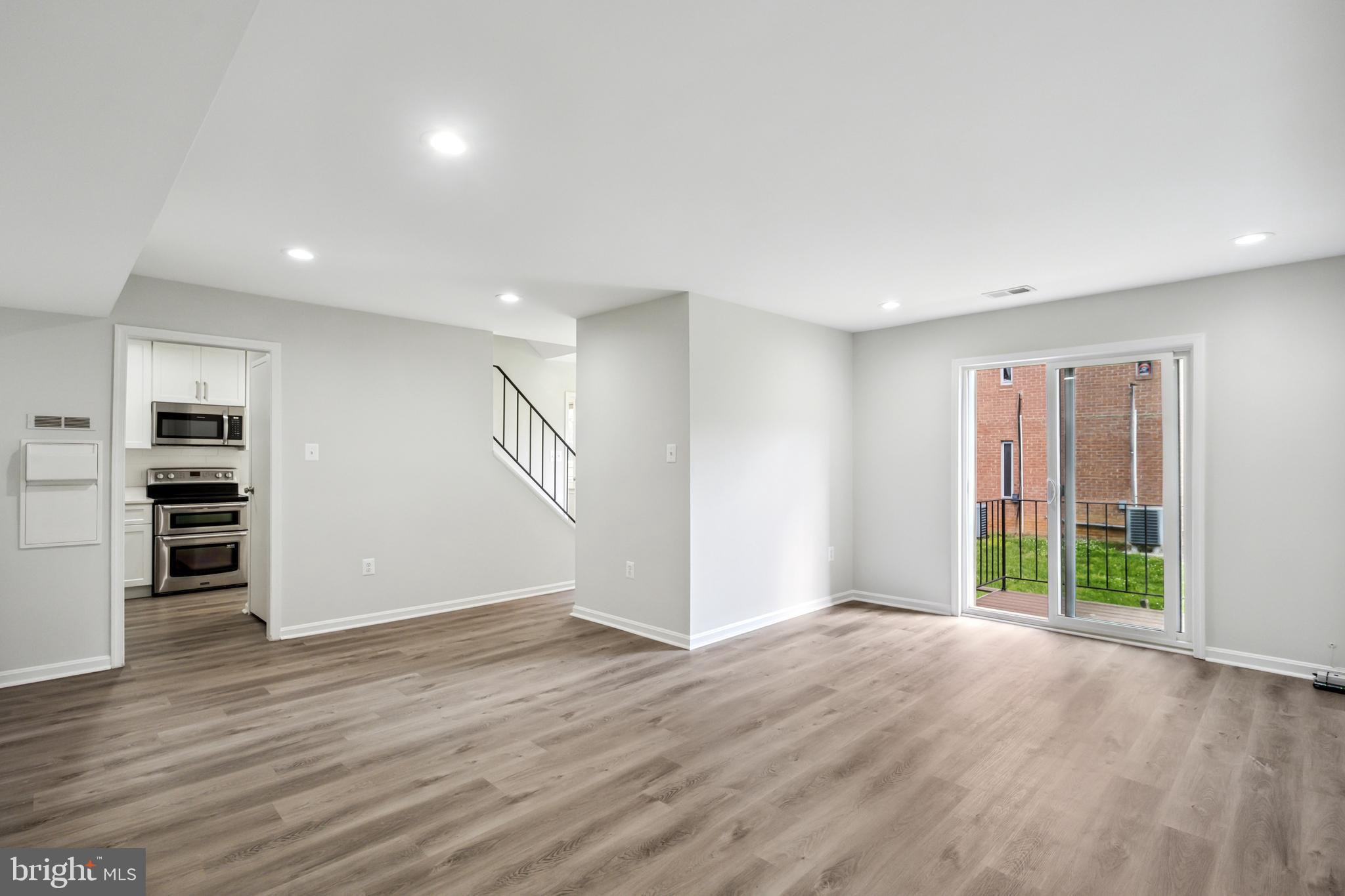 TERRACE TOWNHOUSES OF ANNANDALE - Residential