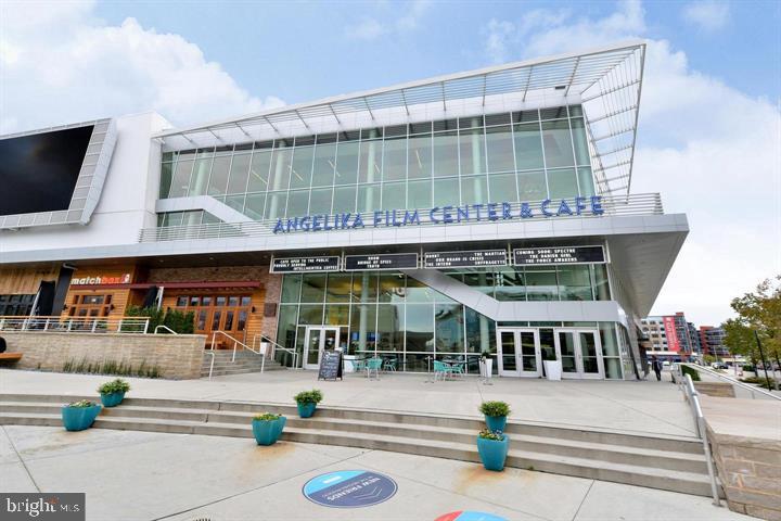 TERRACE TOWNHOUSES OF ANNANDALE - Residential