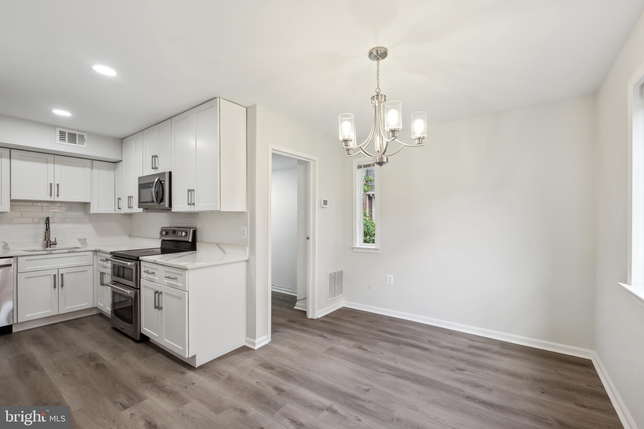 TERRACE TOWNHOUSES OF ANNANDALE - Residential