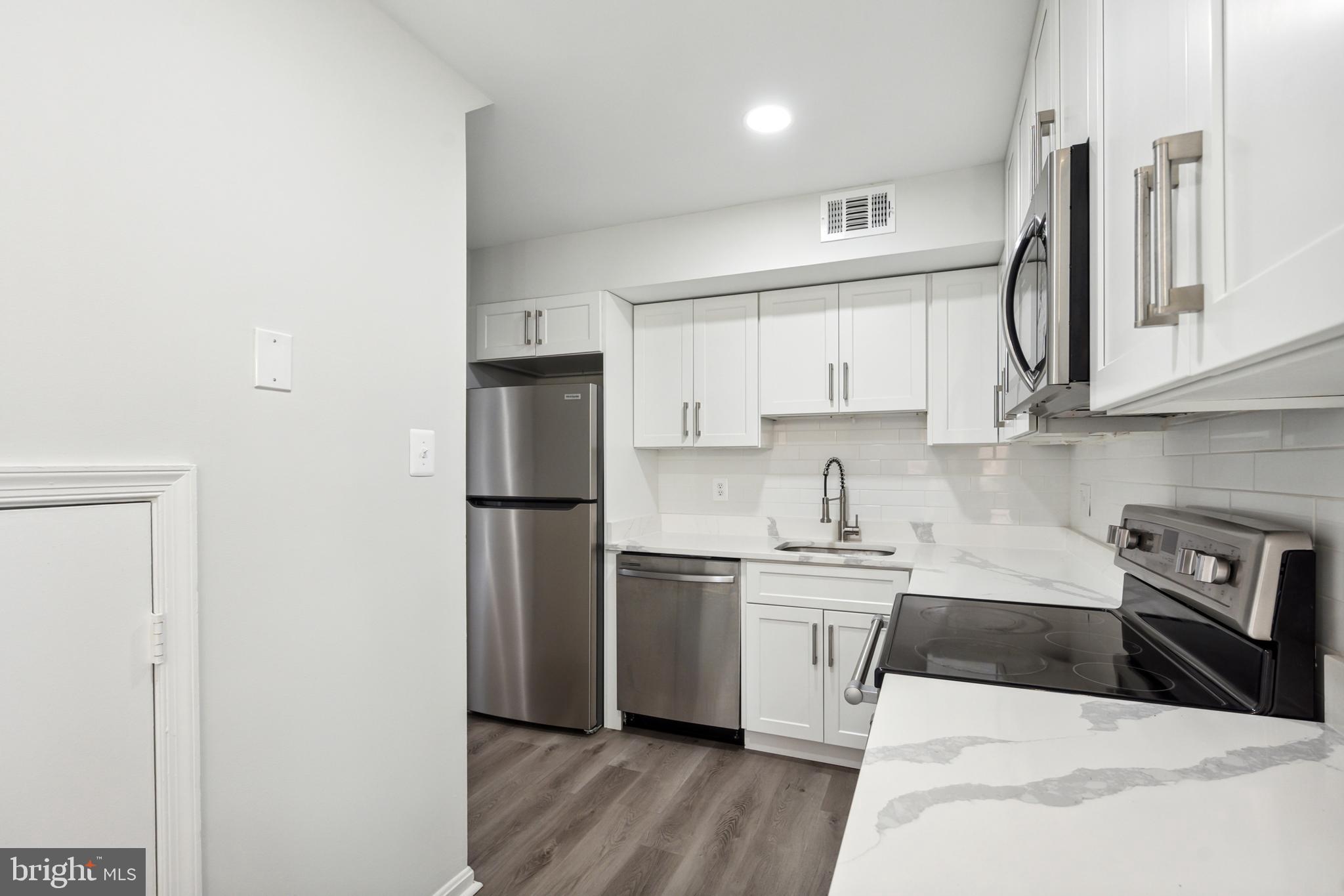 TERRACE TOWNHOUSES OF ANNANDALE - Residential