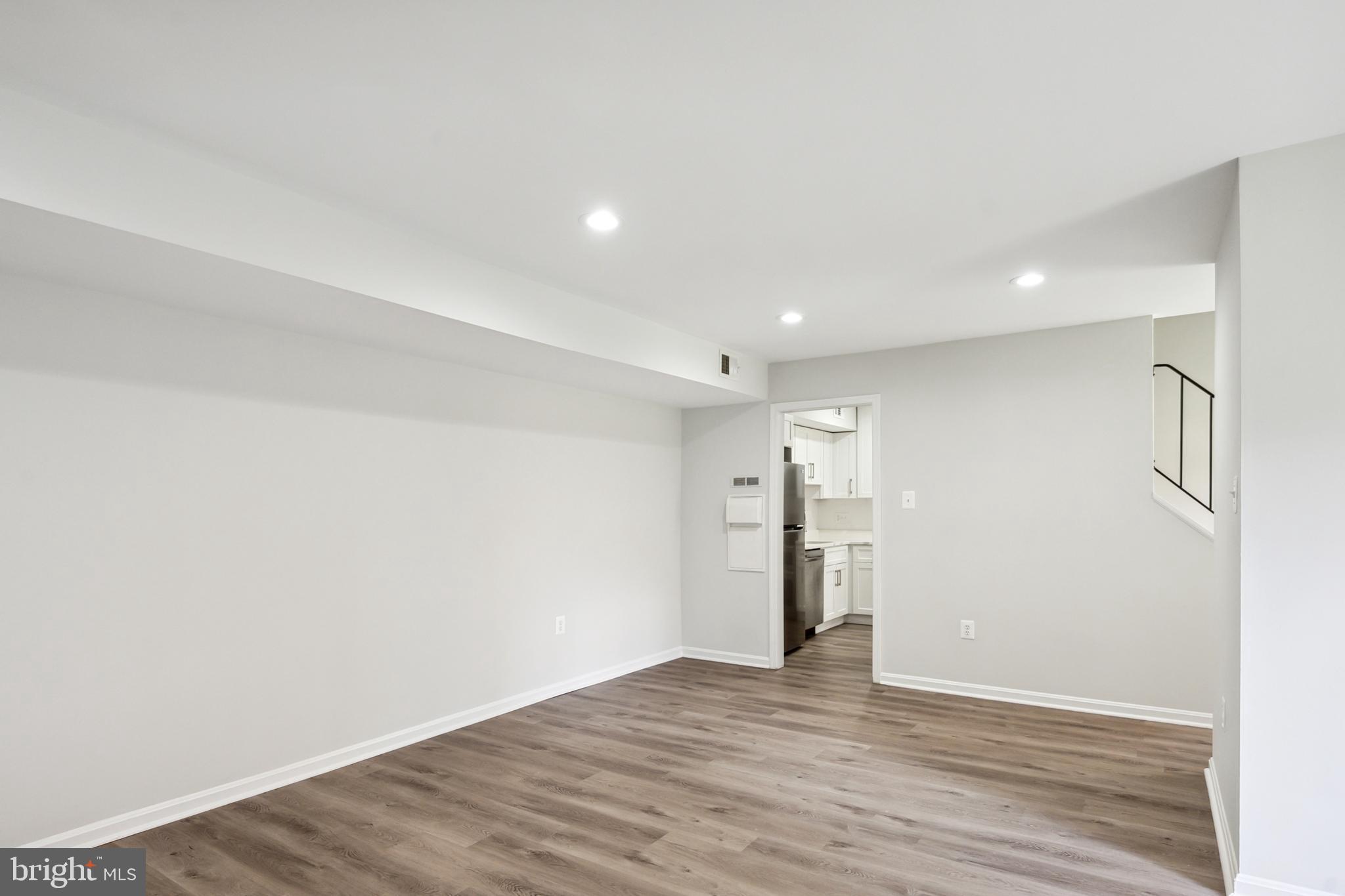 TERRACE TOWNHOUSES OF ANNANDALE - Residential