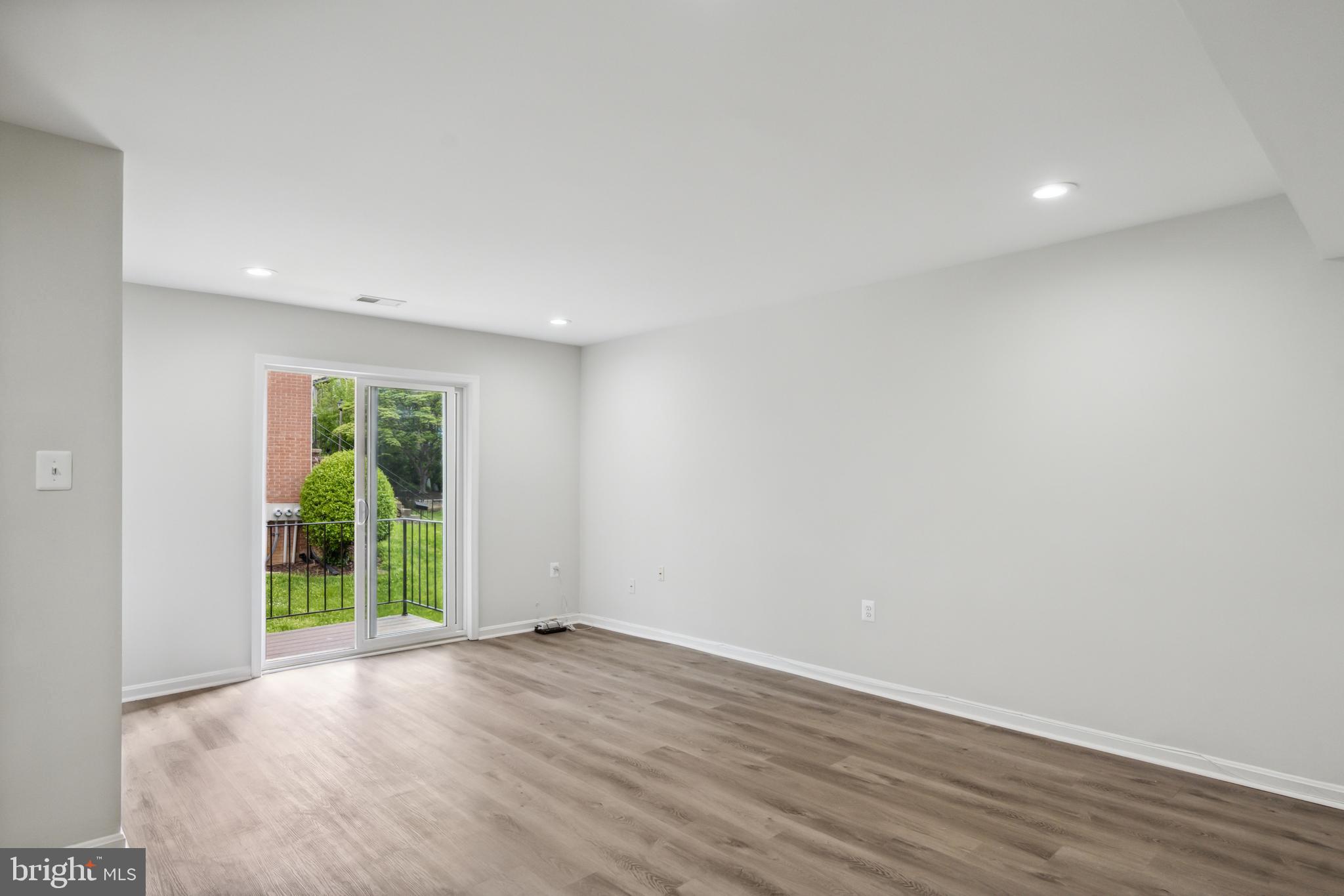 TERRACE TOWNHOUSES OF ANNANDALE - Residential