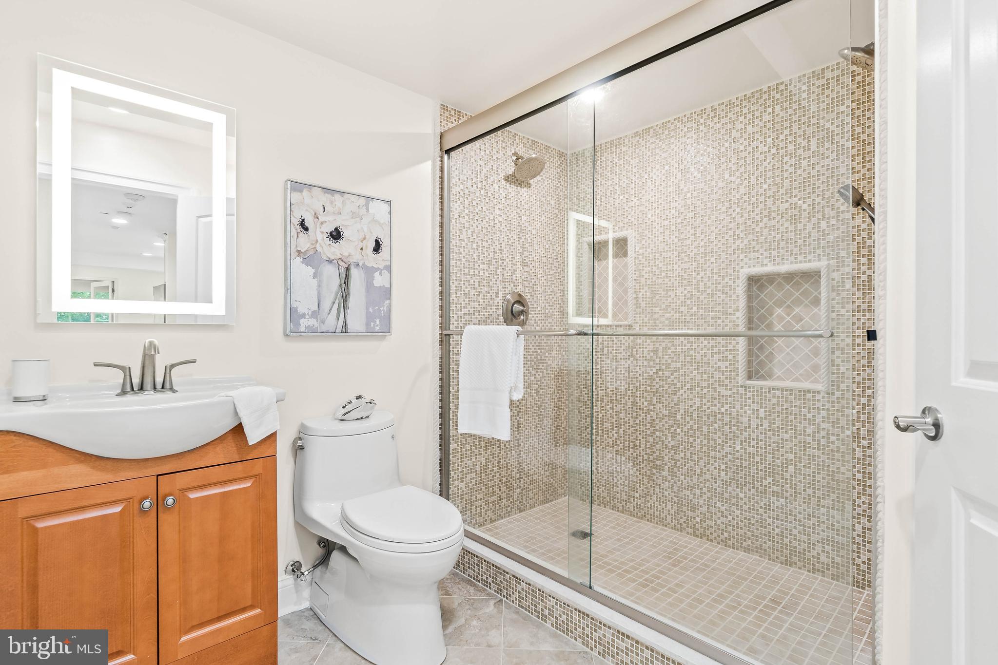 QUEEN ANNE ESTATES - Residential