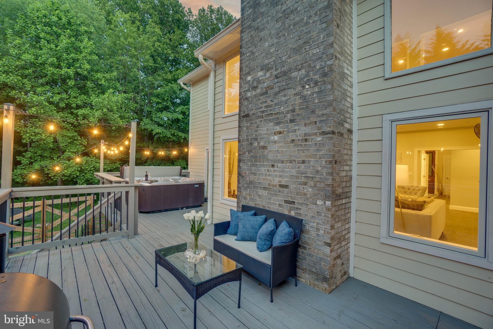 QUEEN ANNE ESTATES - Residential