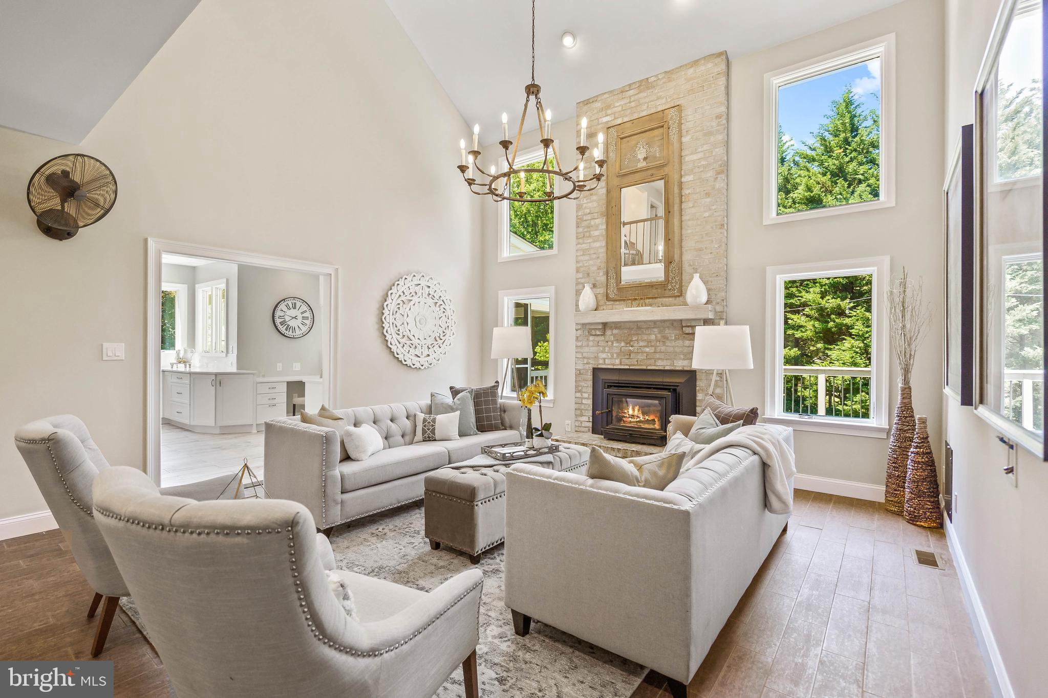 QUEEN ANNE ESTATES - Residential