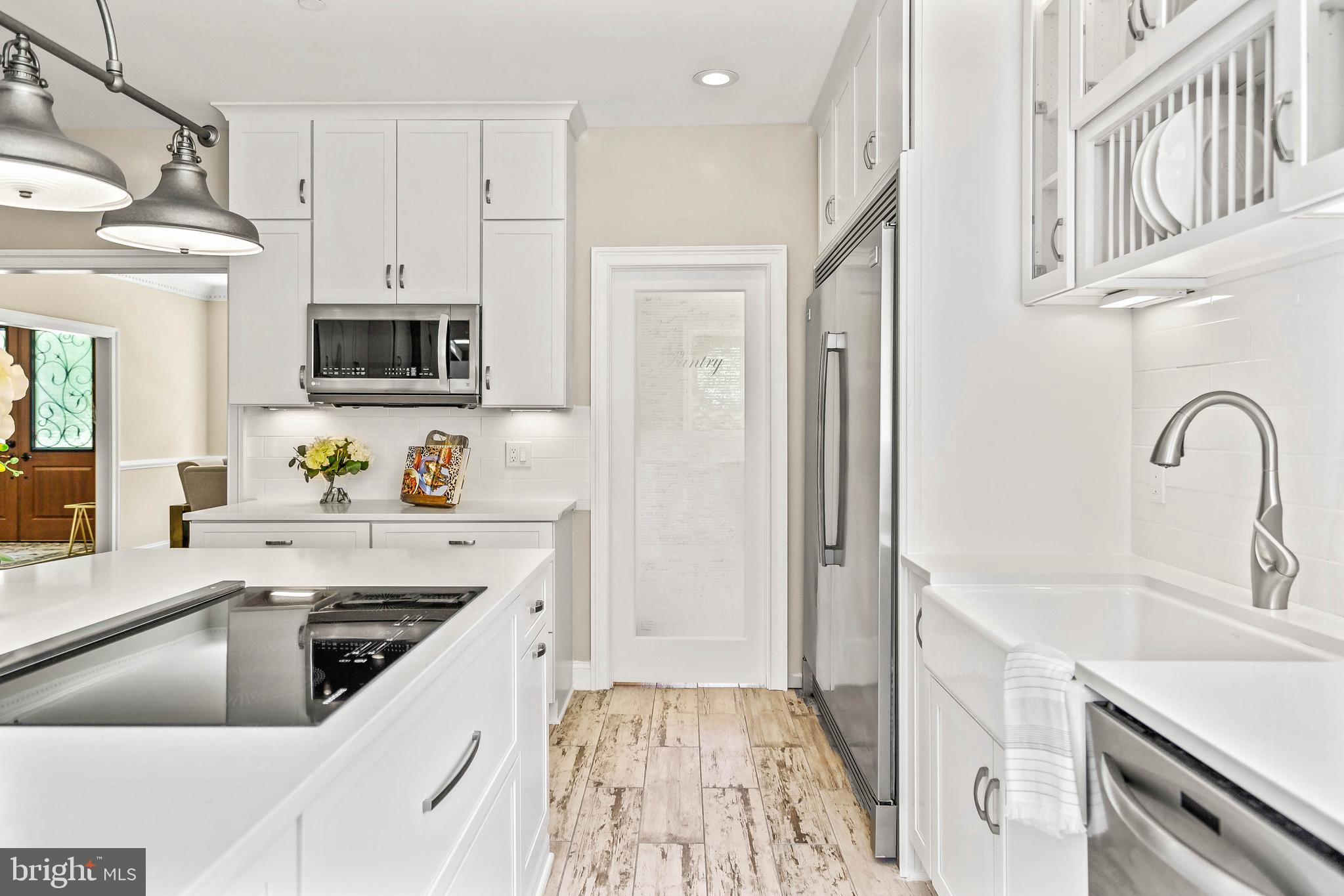 QUEEN ANNE ESTATES - Residential