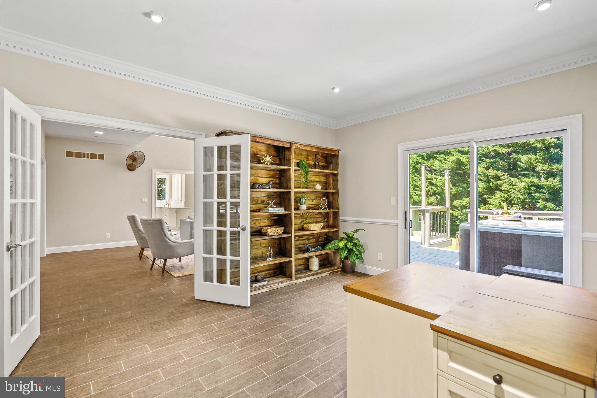 QUEEN ANNE ESTATES - Residential