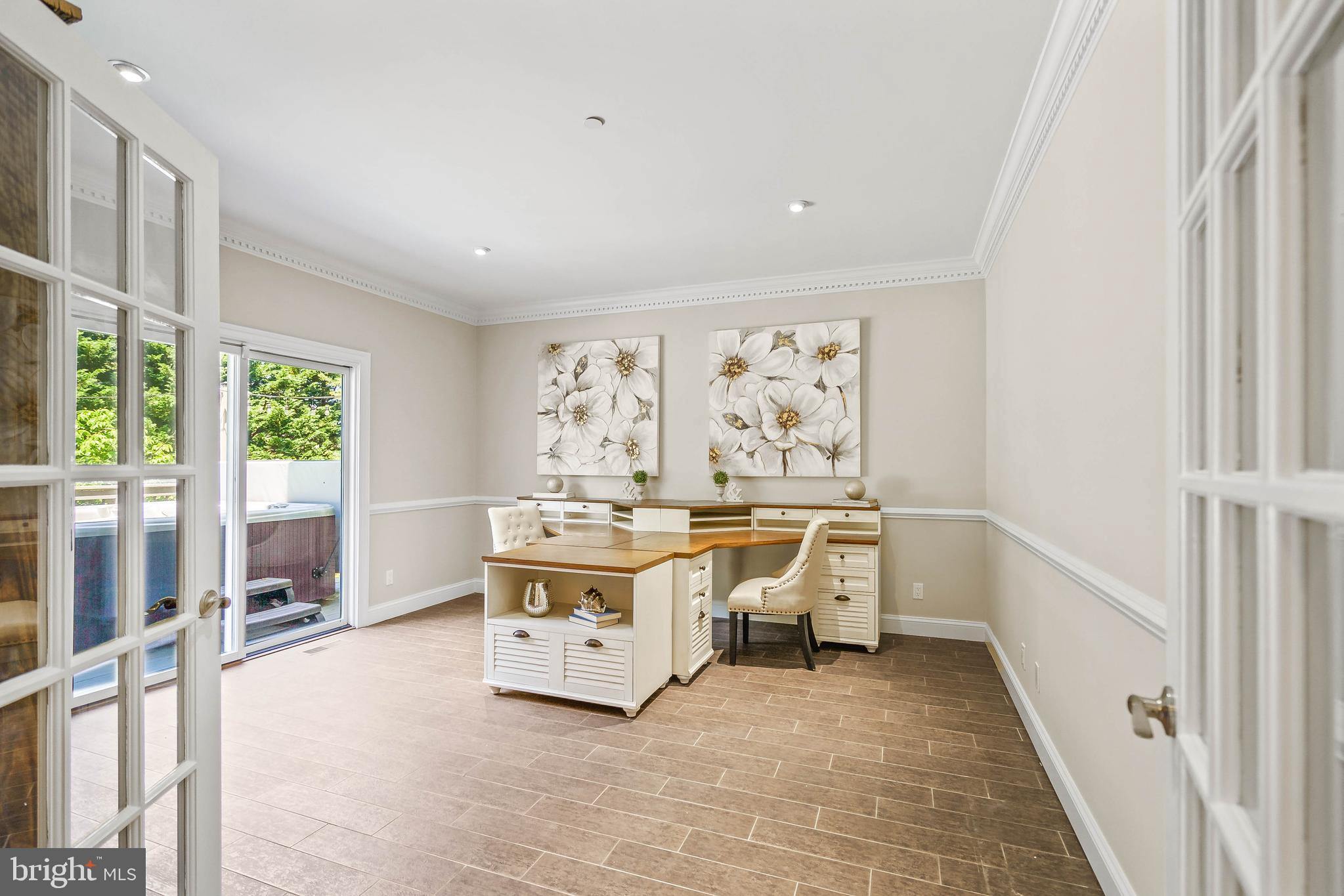 QUEEN ANNE ESTATES - Residential