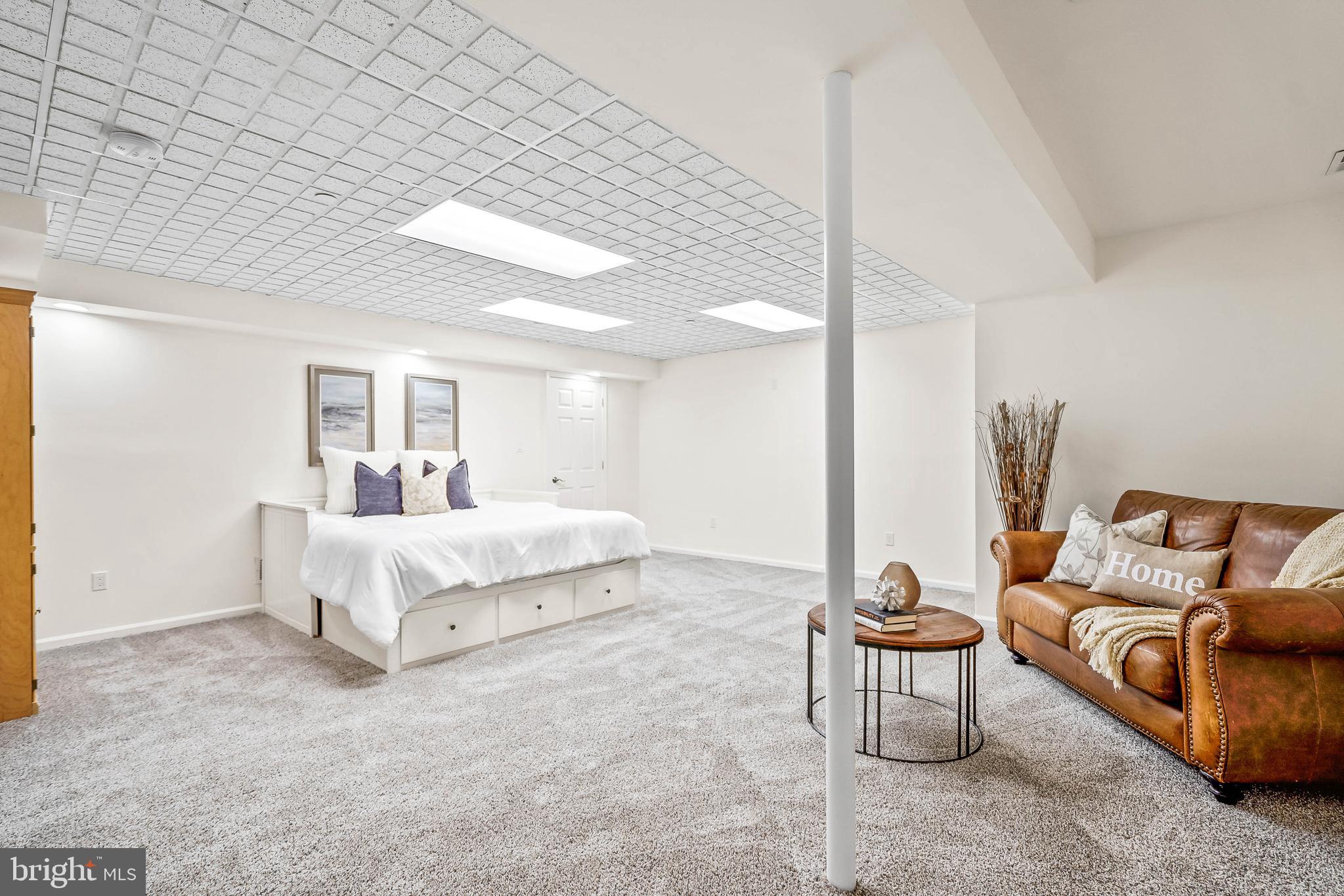 QUEEN ANNE ESTATES - Residential