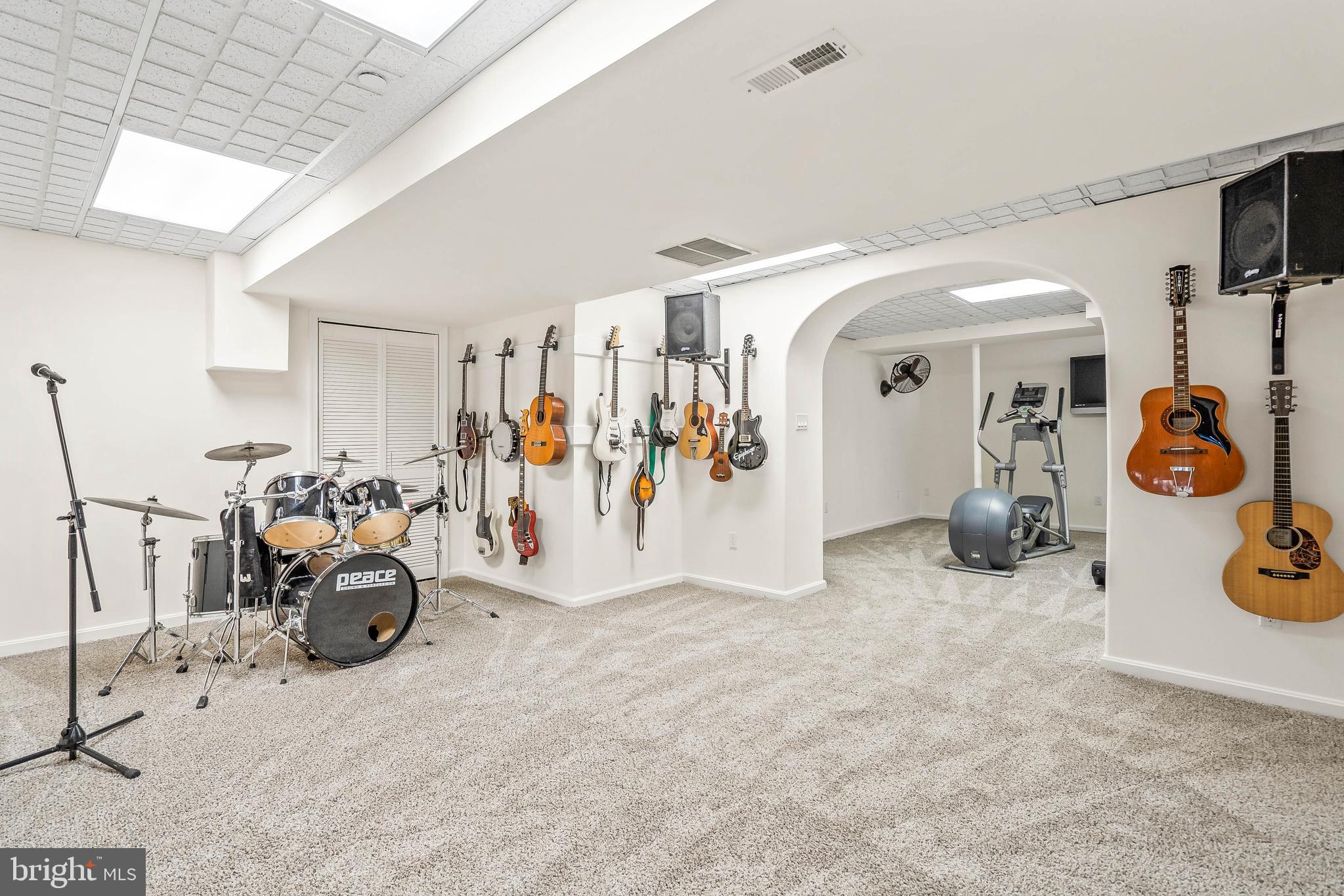 QUEEN ANNE ESTATES - Residential