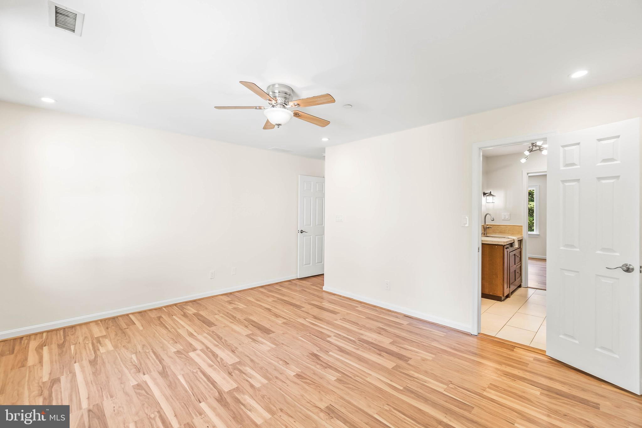 QUEEN ANNE ESTATES - Residential