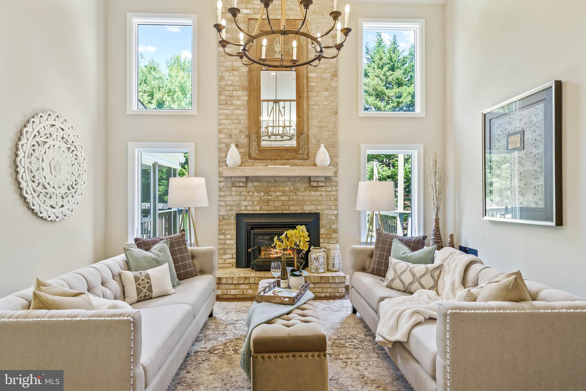 QUEEN ANNE ESTATES - Residential