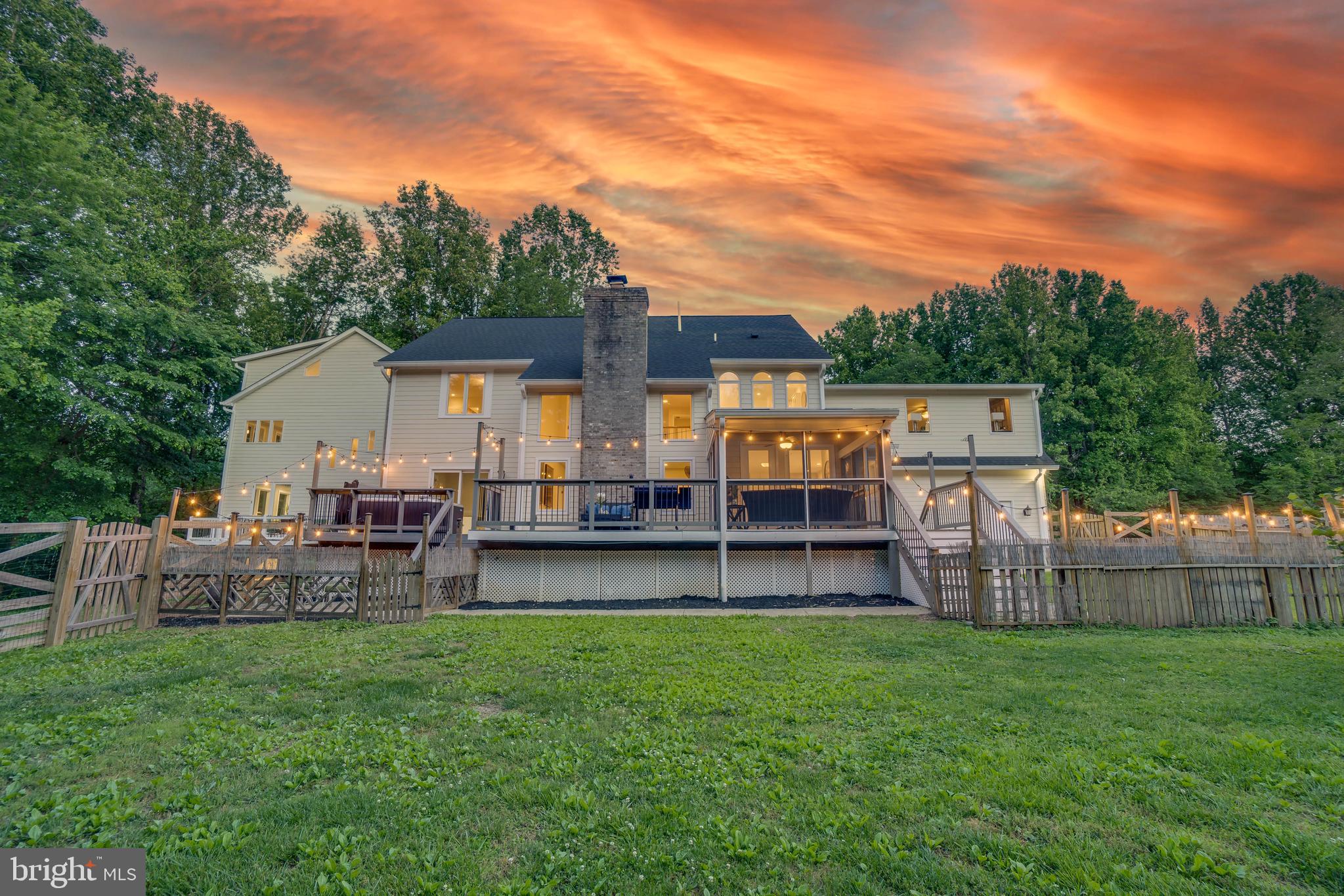 QUEEN ANNE ESTATES - Residential