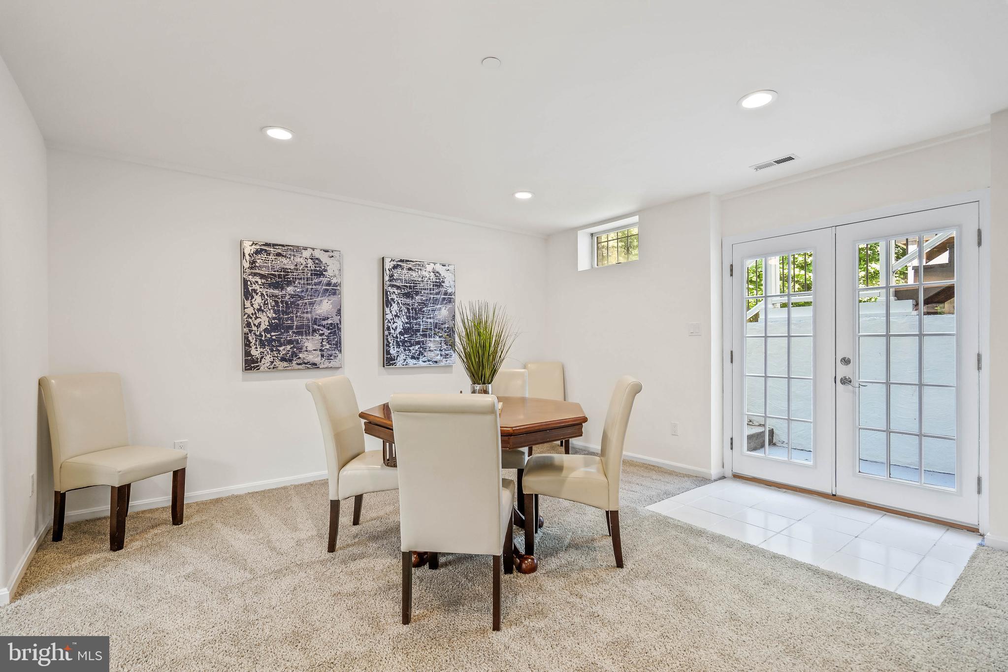 QUEEN ANNE ESTATES - Residential