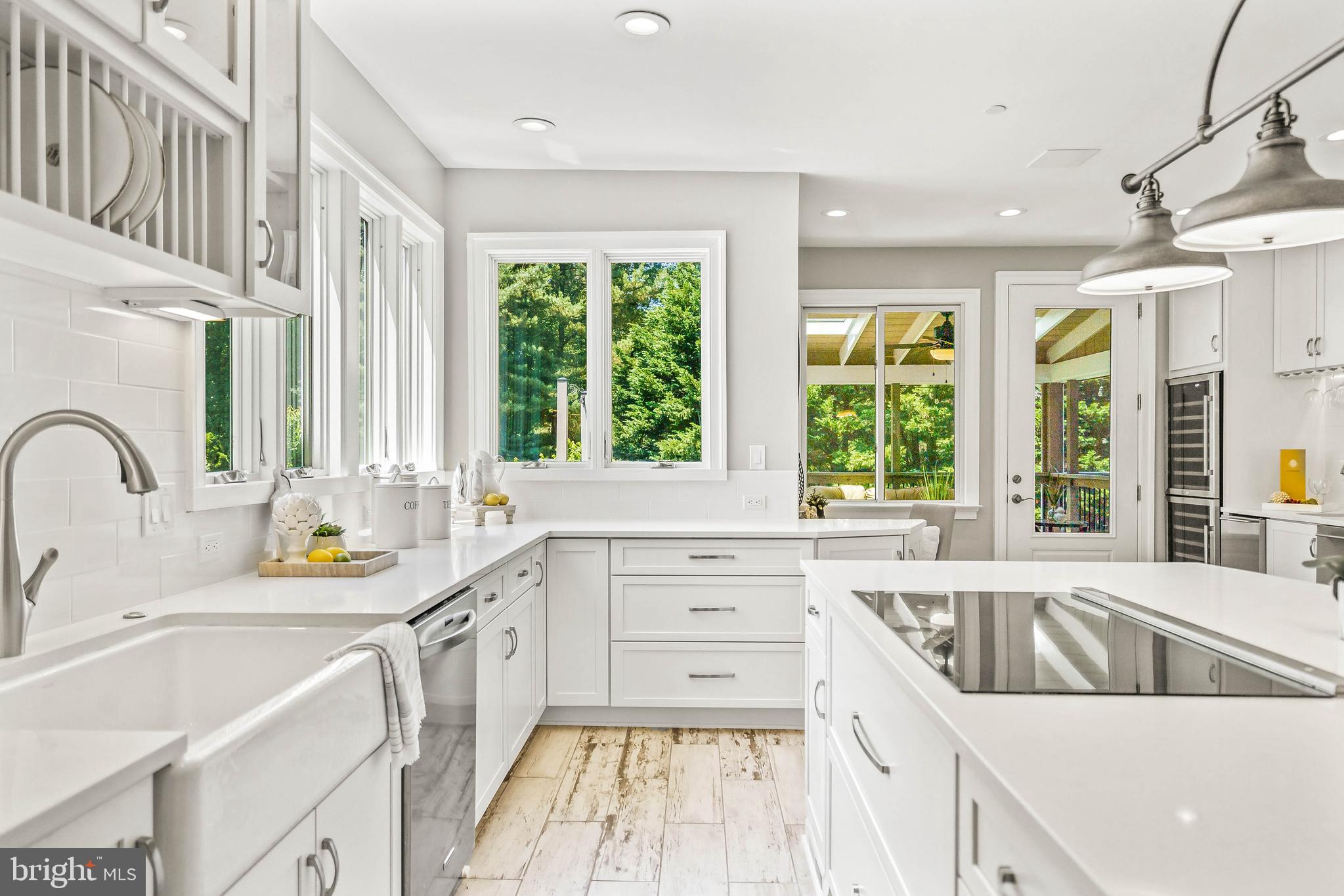 QUEEN ANNE ESTATES - Residential