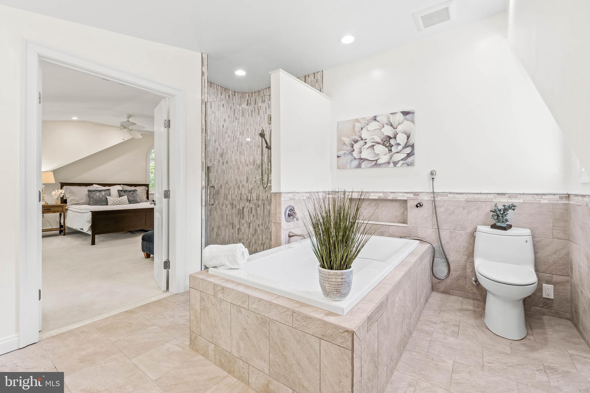 QUEEN ANNE ESTATES - Residential