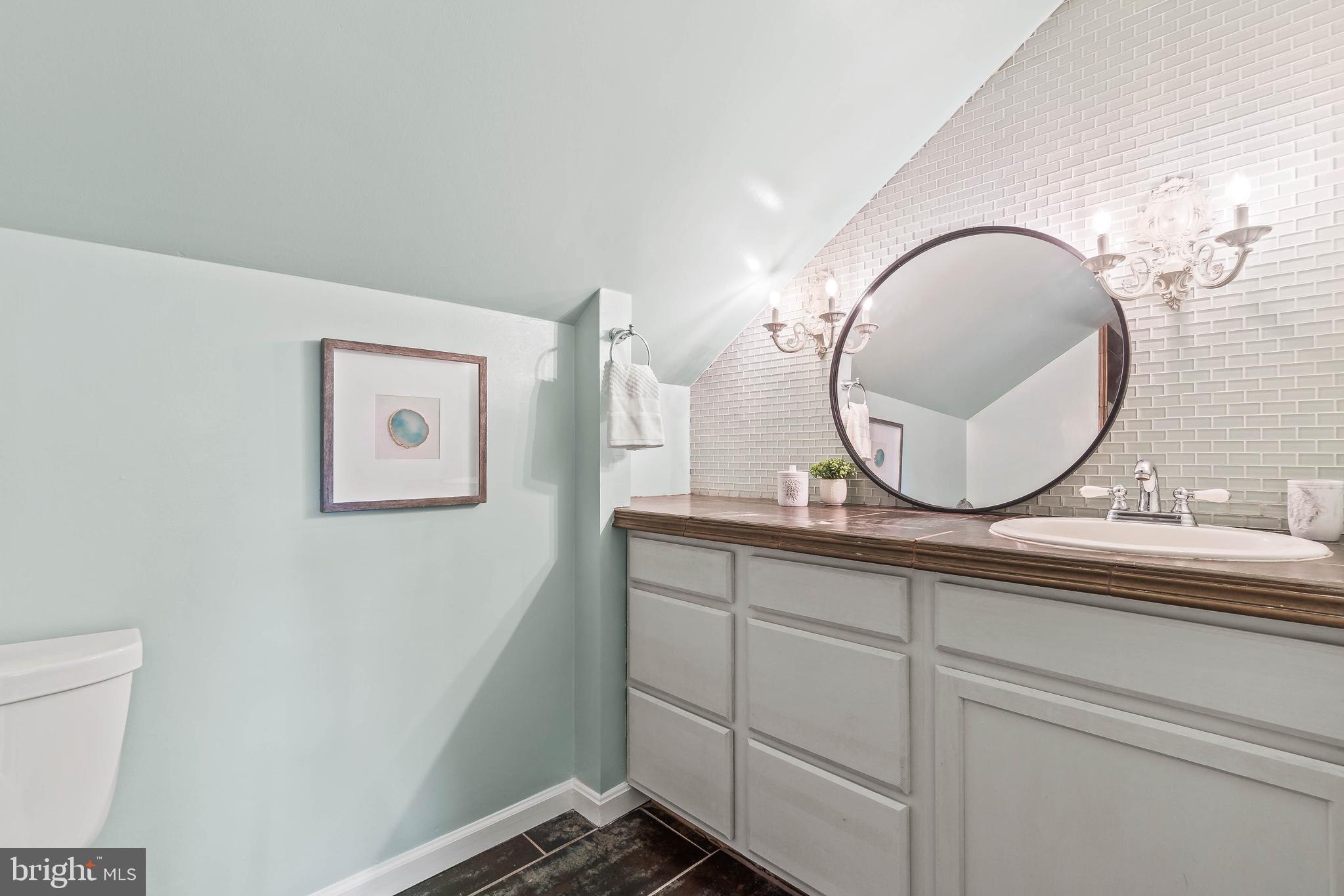 QUEEN ANNE ESTATES - Residential