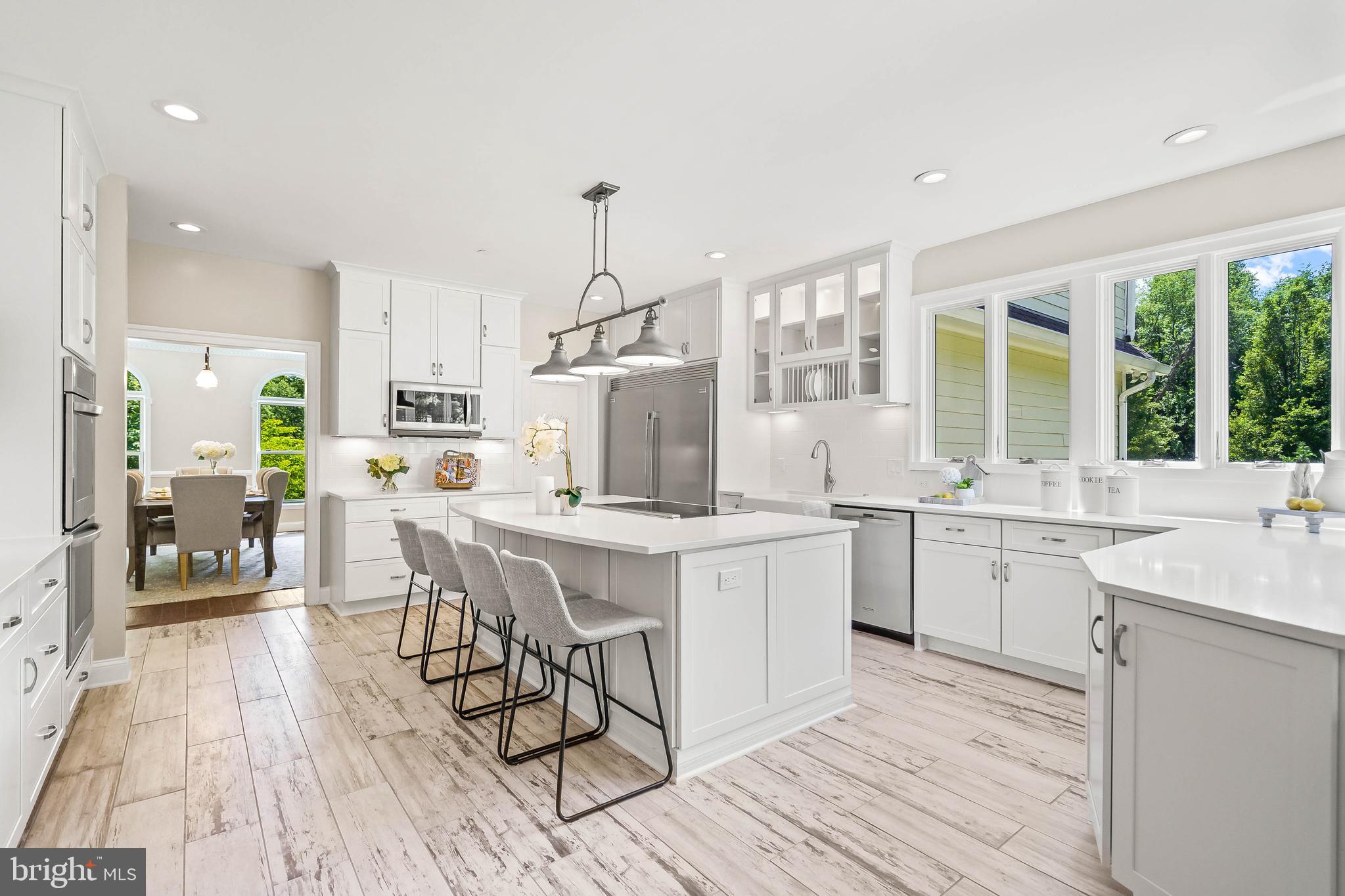 QUEEN ANNE ESTATES - Residential