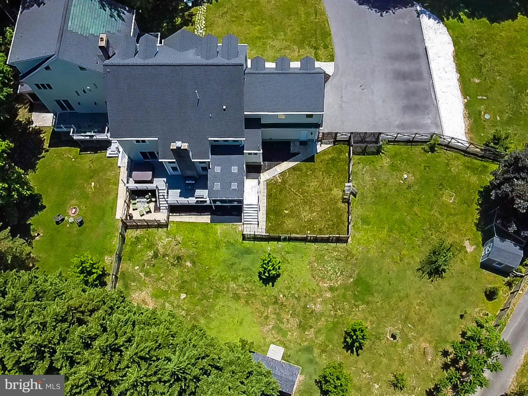 QUEEN ANNE ESTATES - Residential