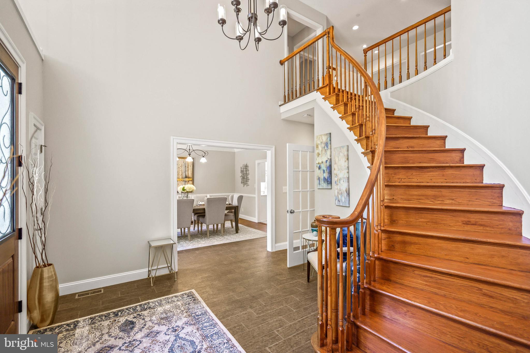 QUEEN ANNE ESTATES - Residential