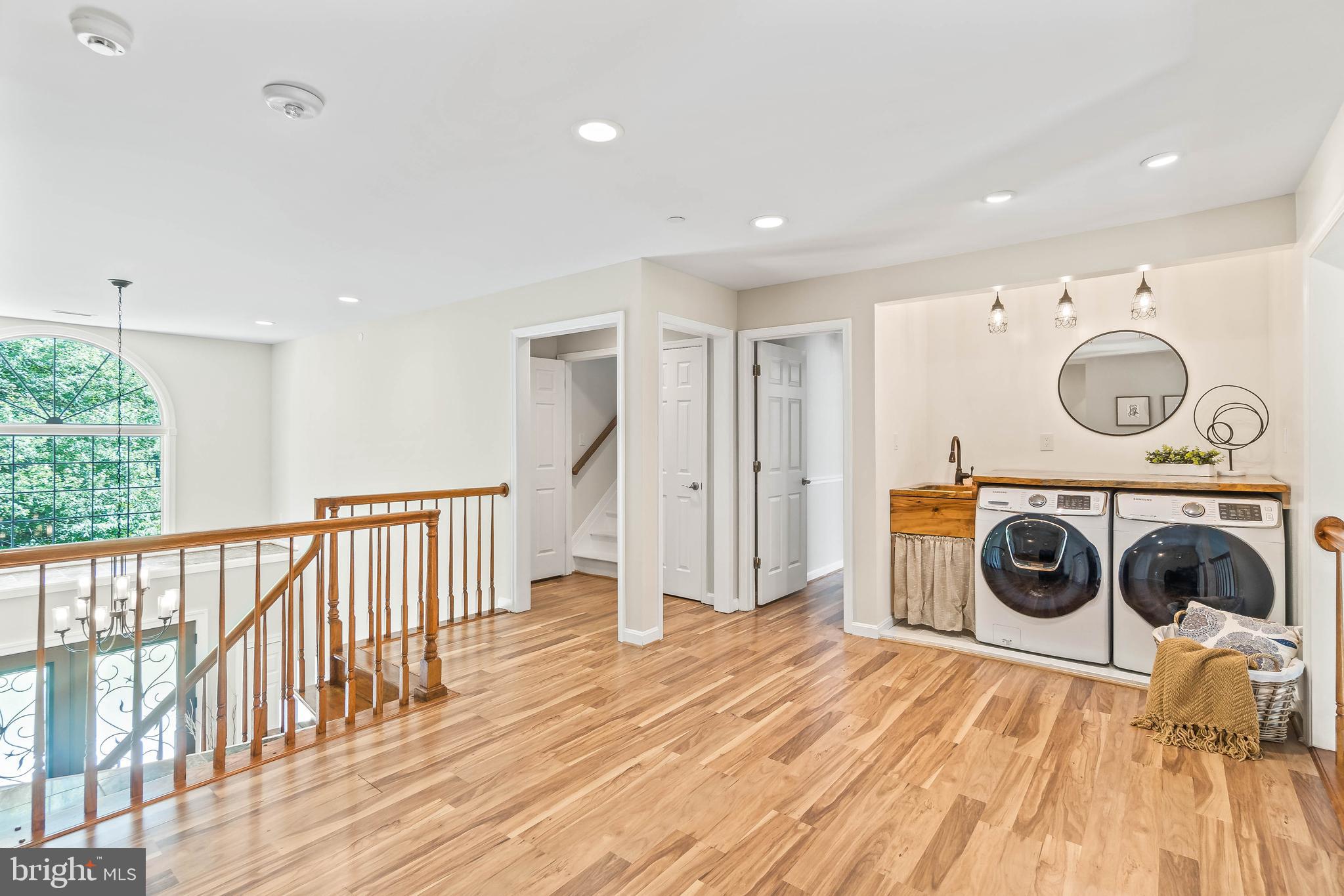 QUEEN ANNE ESTATES - Residential