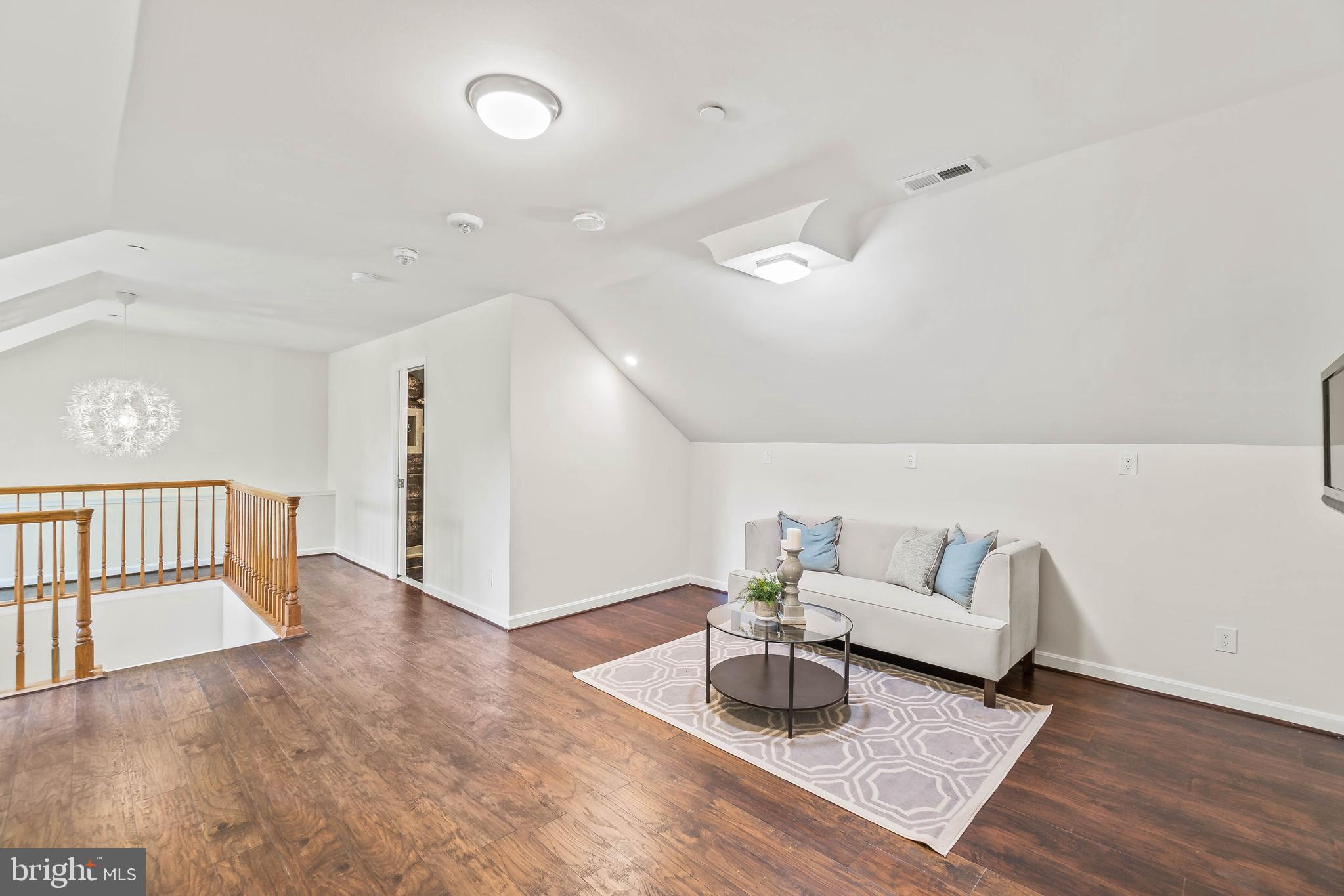 QUEEN ANNE ESTATES - Residential