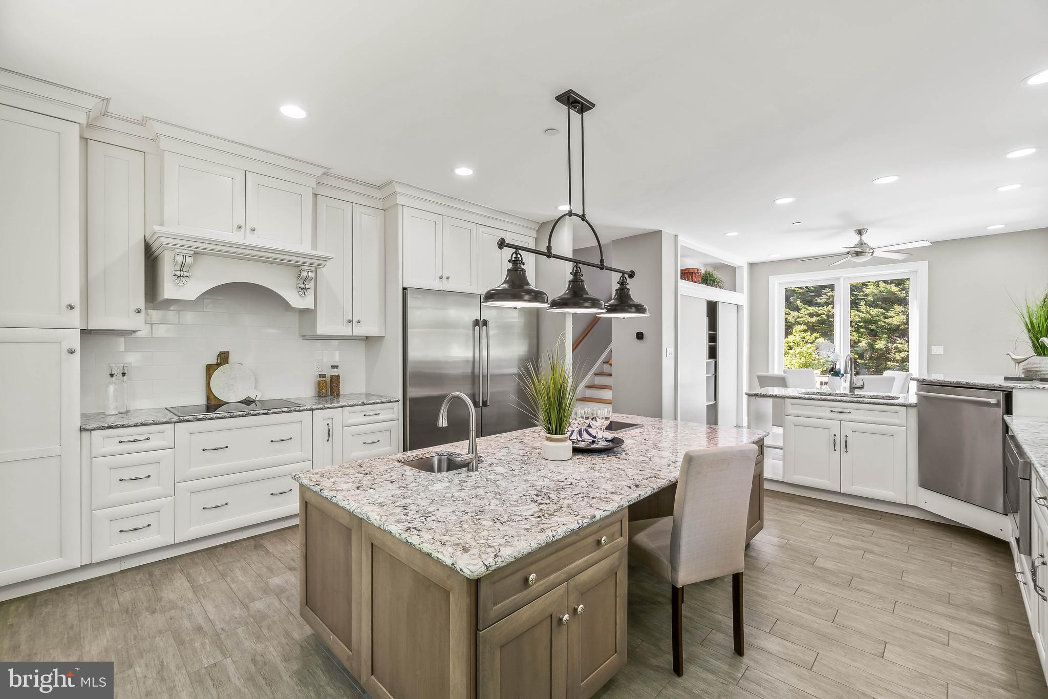 QUEEN ANNE ESTATES - Residential